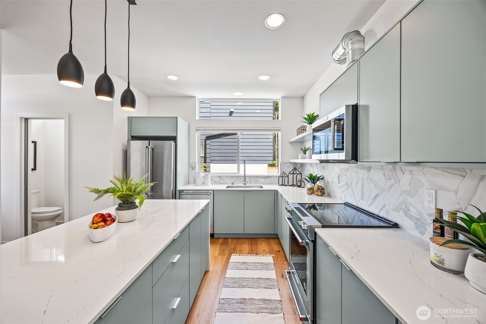 7323 Bainbridge Place SW