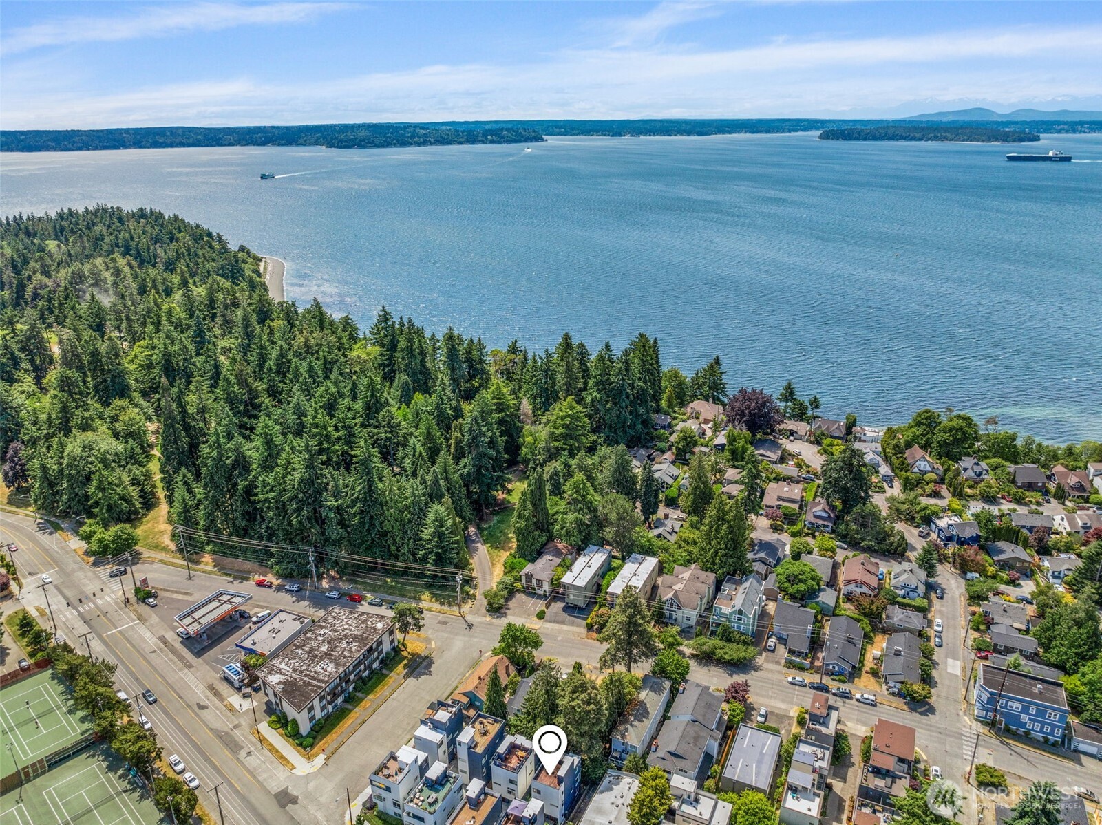 7323 Bainbridge Place SW