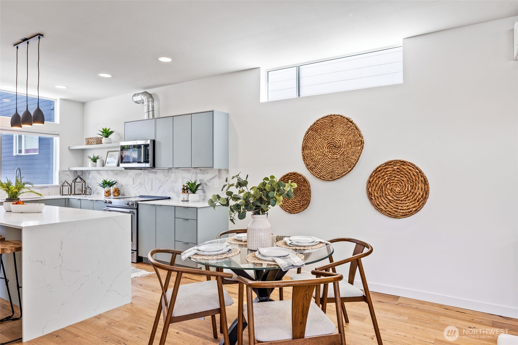 7323 Bainbridge Place SW