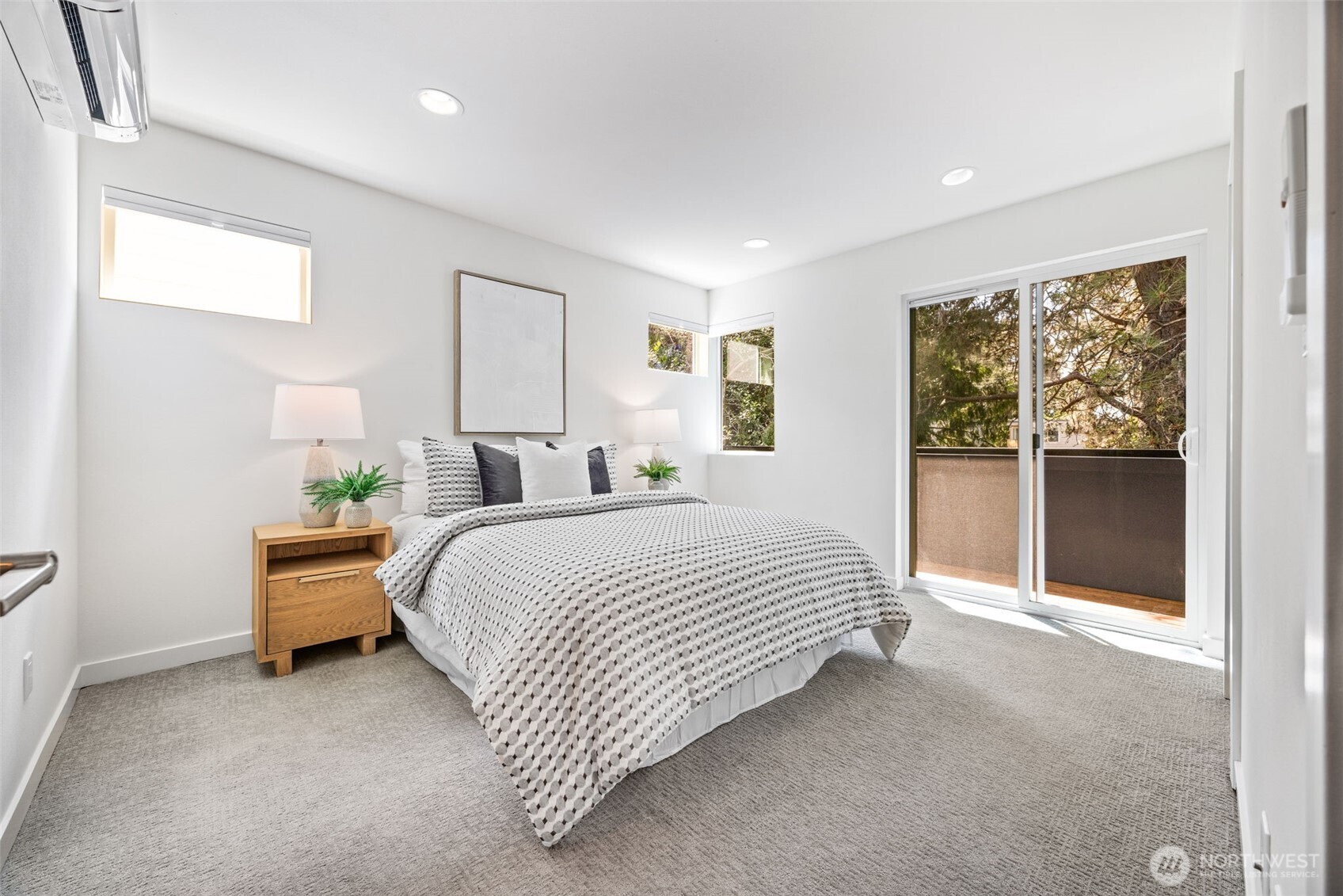 7323 Bainbridge Place SW