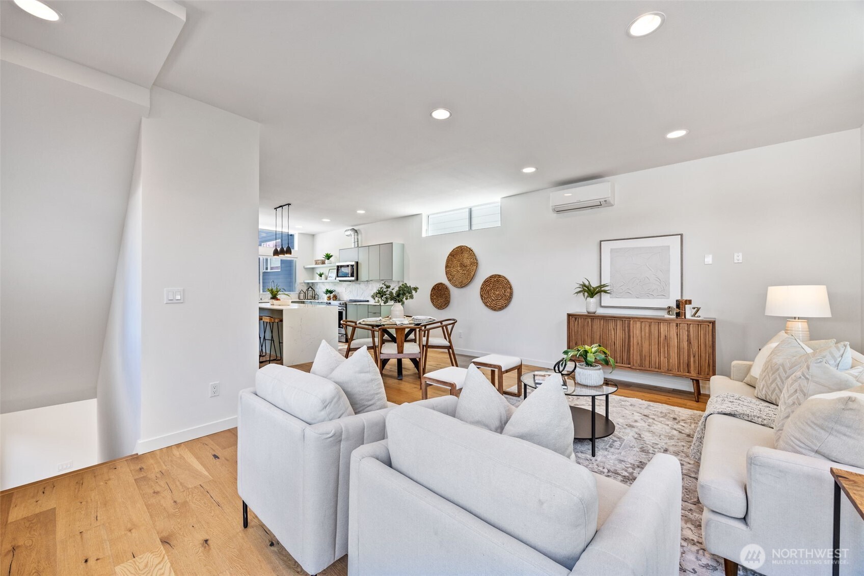 7323 Bainbridge Place SW