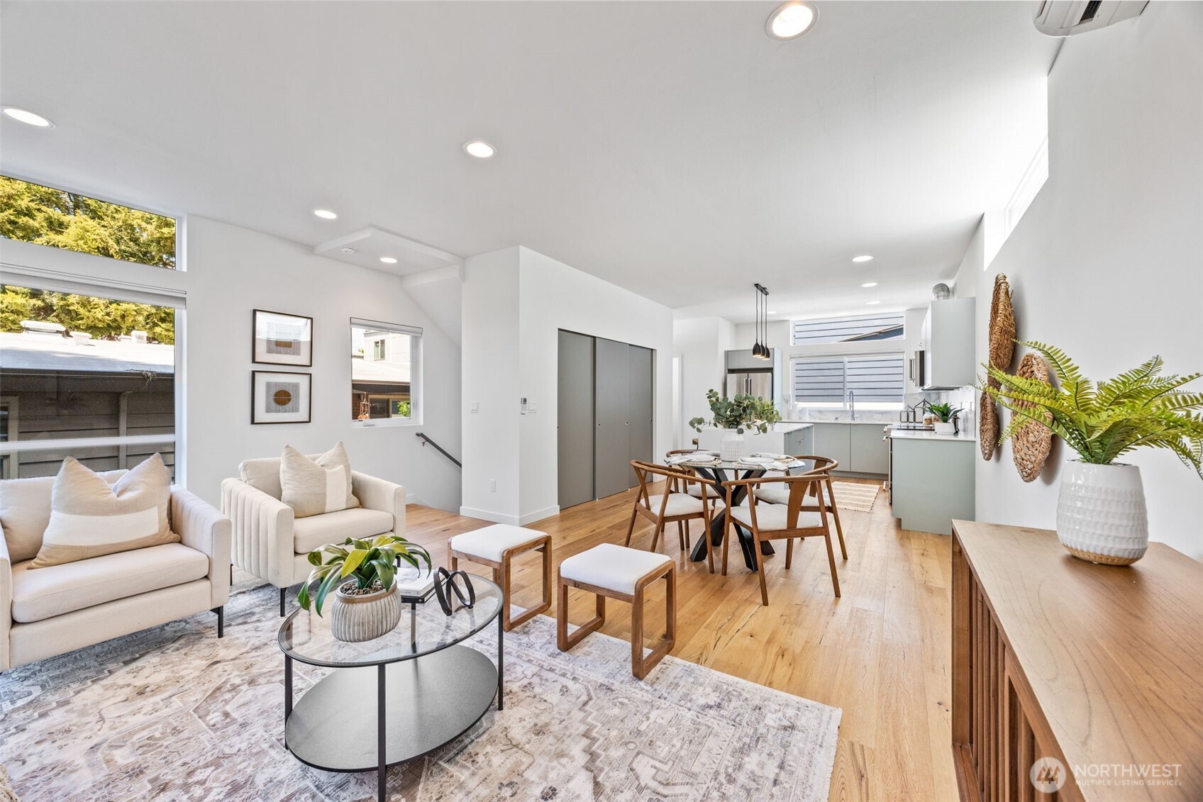 7323 Bainbridge Place SW