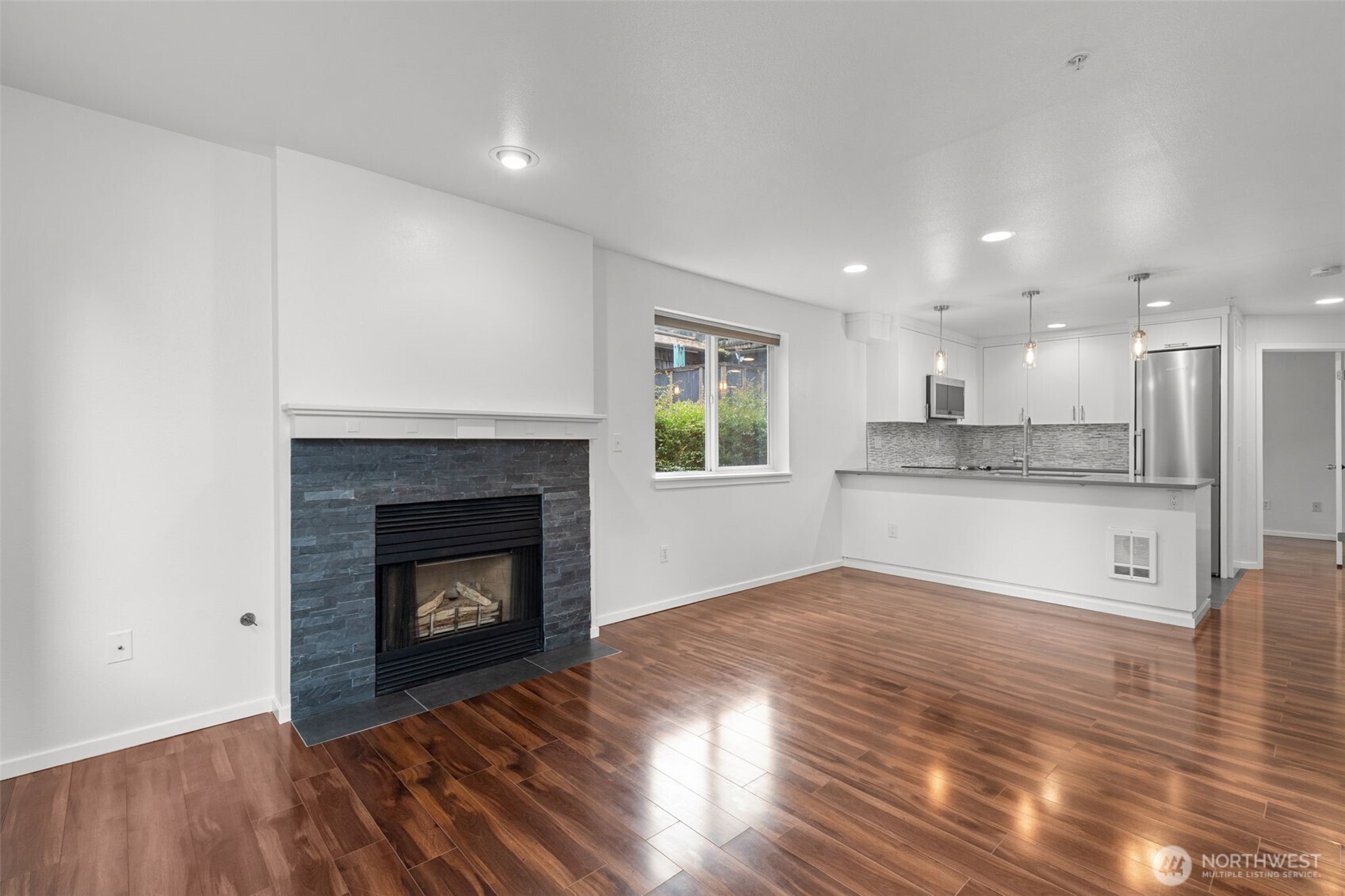232 Belmont Avenue E Unit: #201