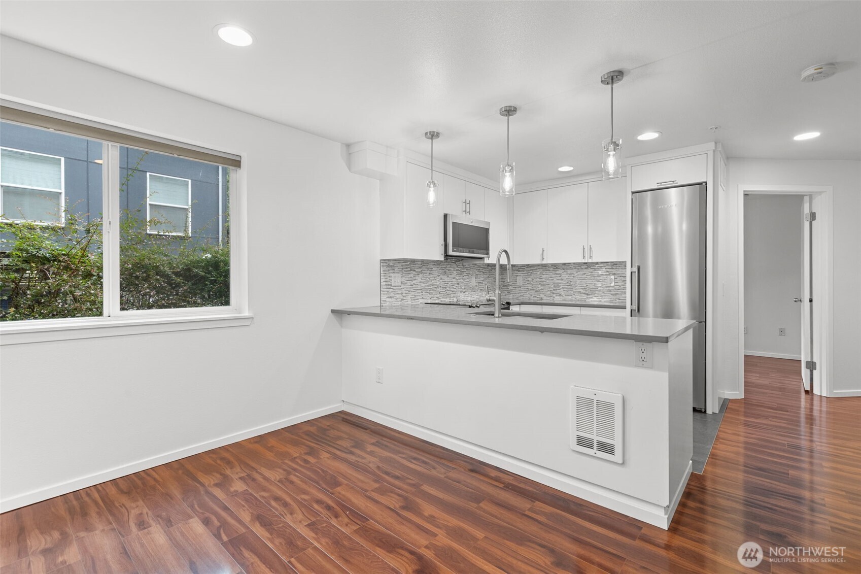 232 Belmont Avenue E Unit: #201
