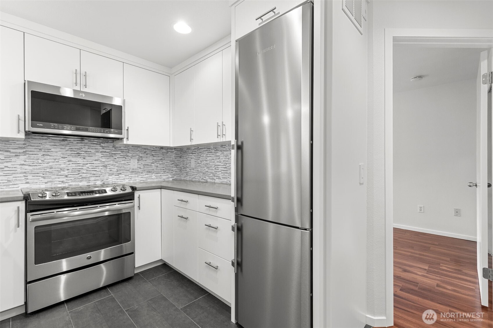 232 Belmont Avenue E Unit: #201