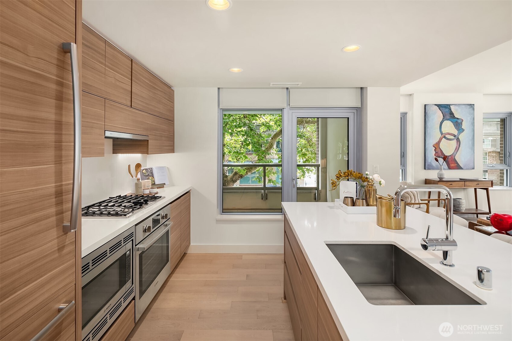 583 Battery Street Unit: 212N