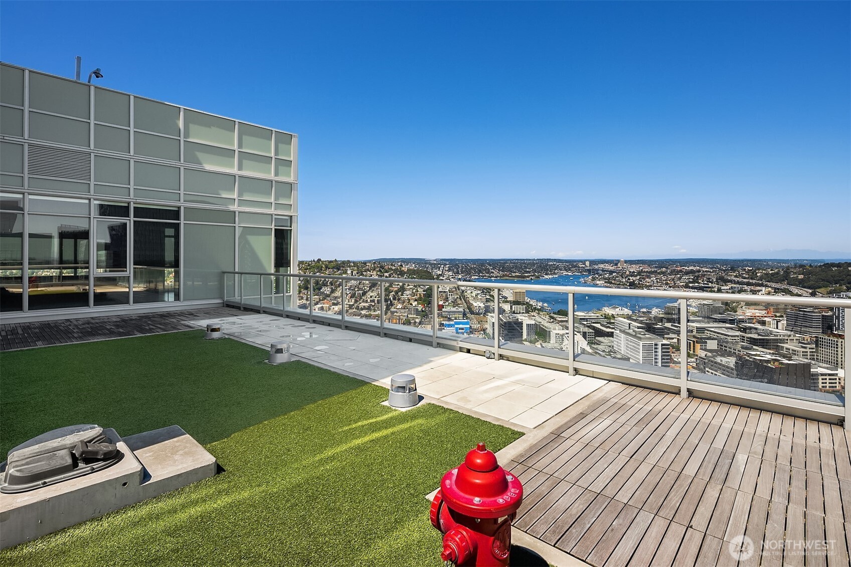 583 Battery Street Unit: 212N