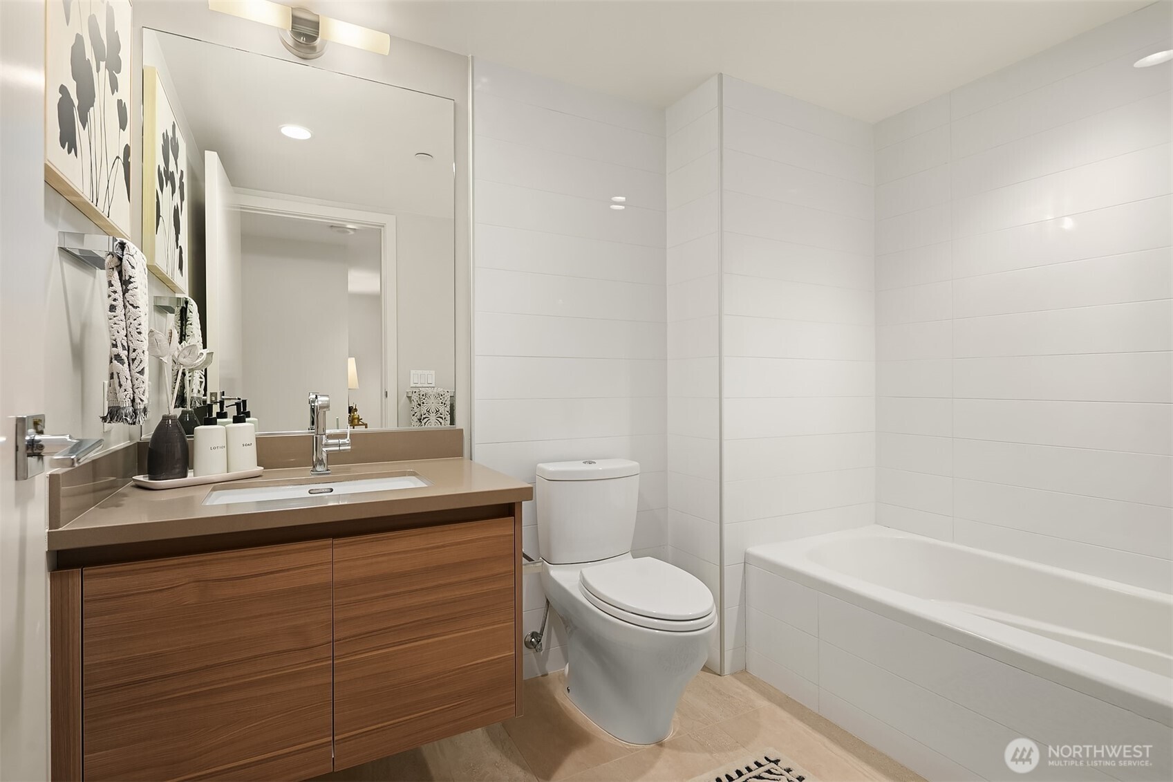583 Battery Street Unit: 212N