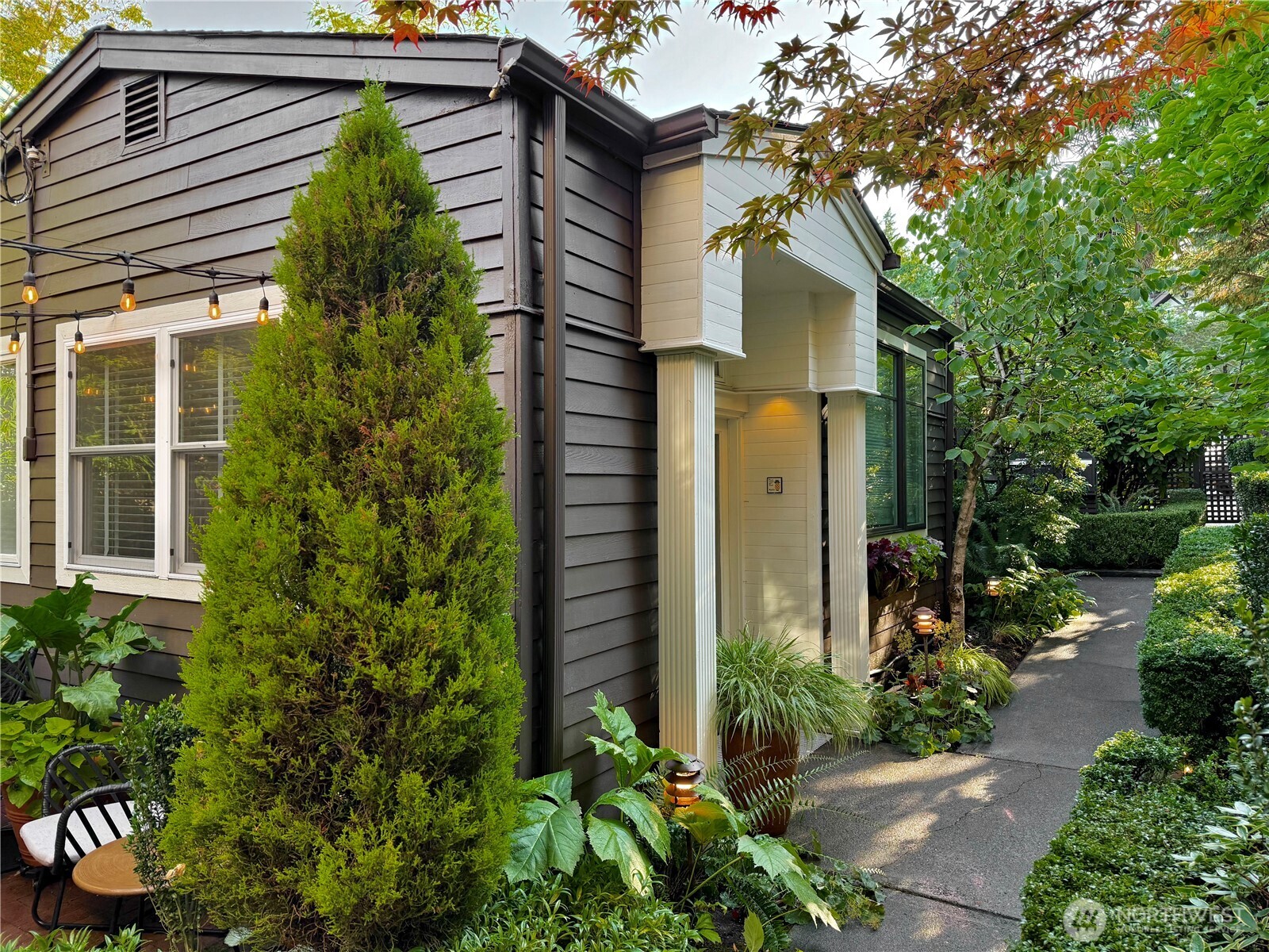 1013 Summit Avenue E Unit: 2