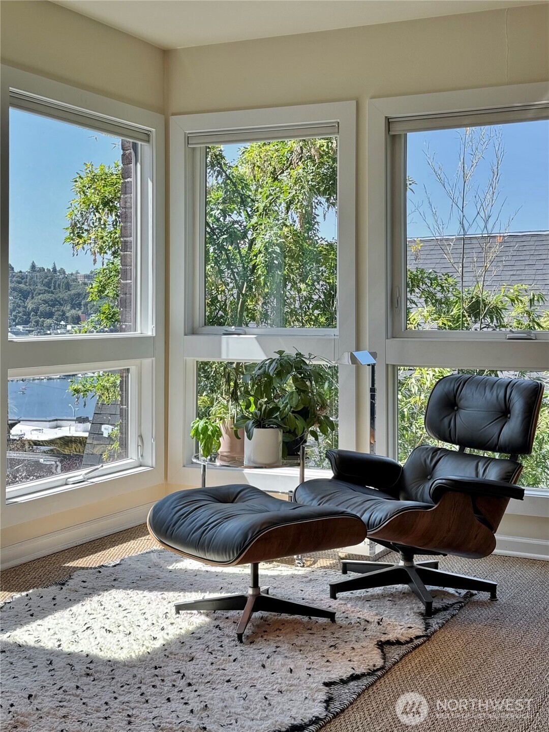1013 Summit Avenue E Unit: 2
