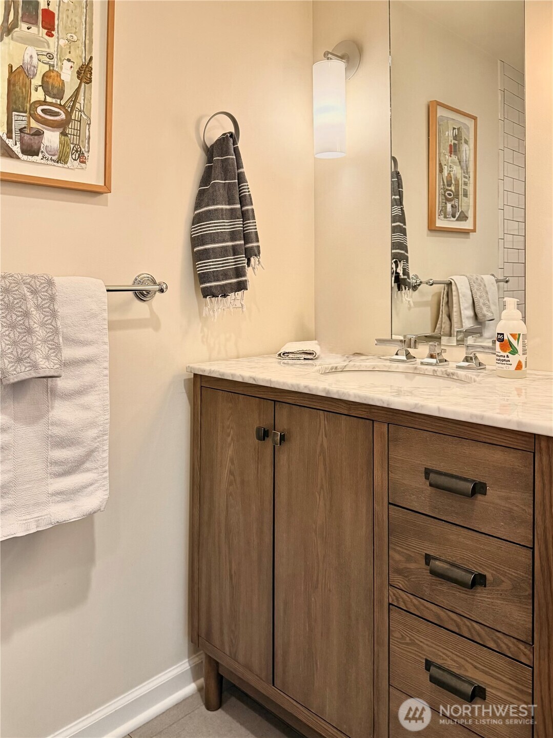 1013 Summit Avenue E Unit: 2