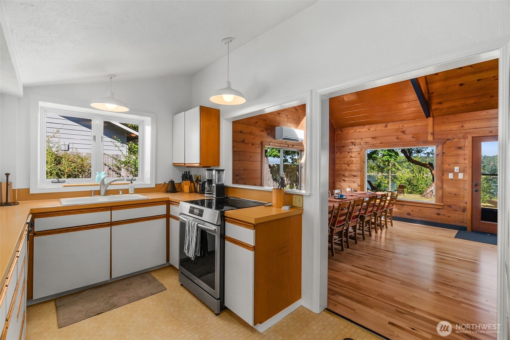 3224 Fishtrap Loop NE