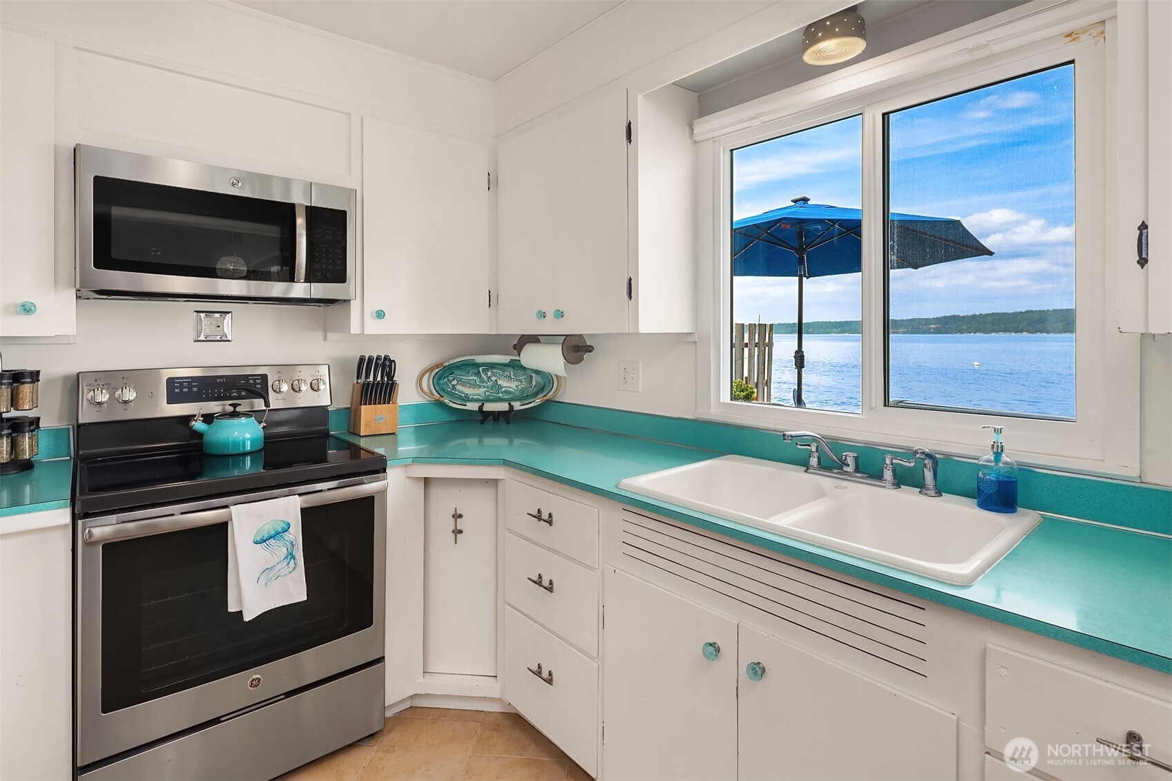 2957 Tillicum Beach Drive