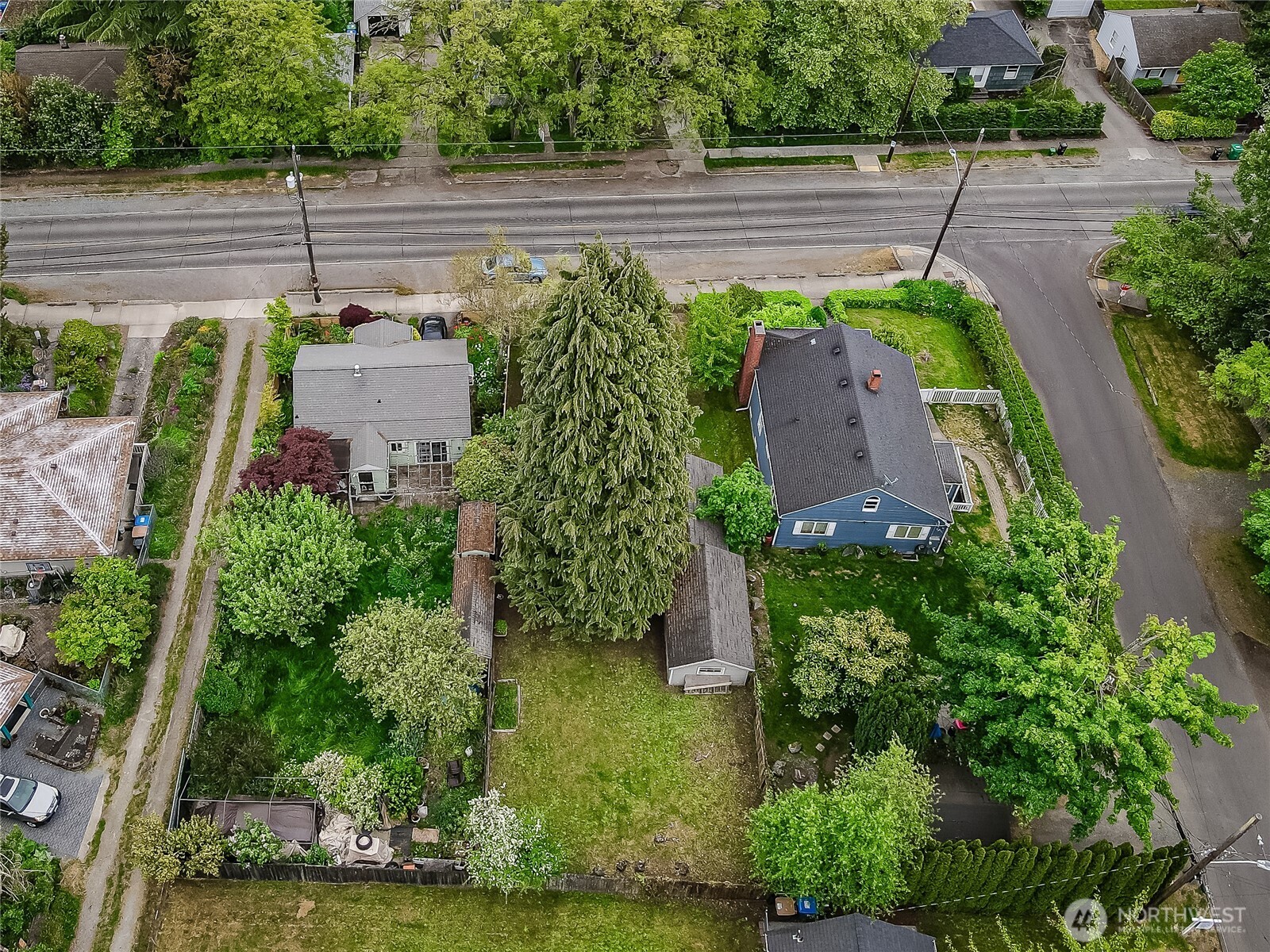 9817 35th Avenue SW