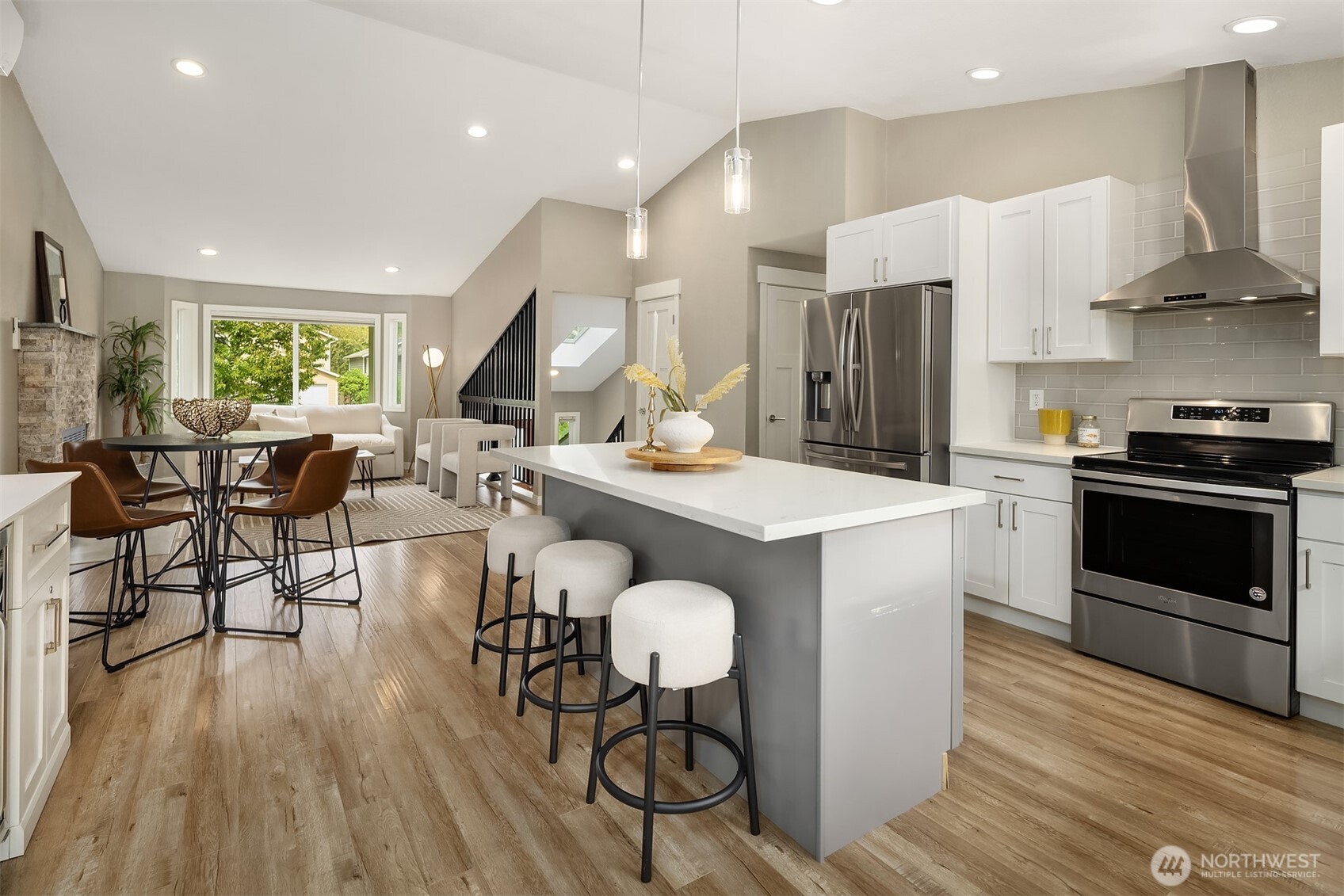 11519 12th Avenue NE Unit: F