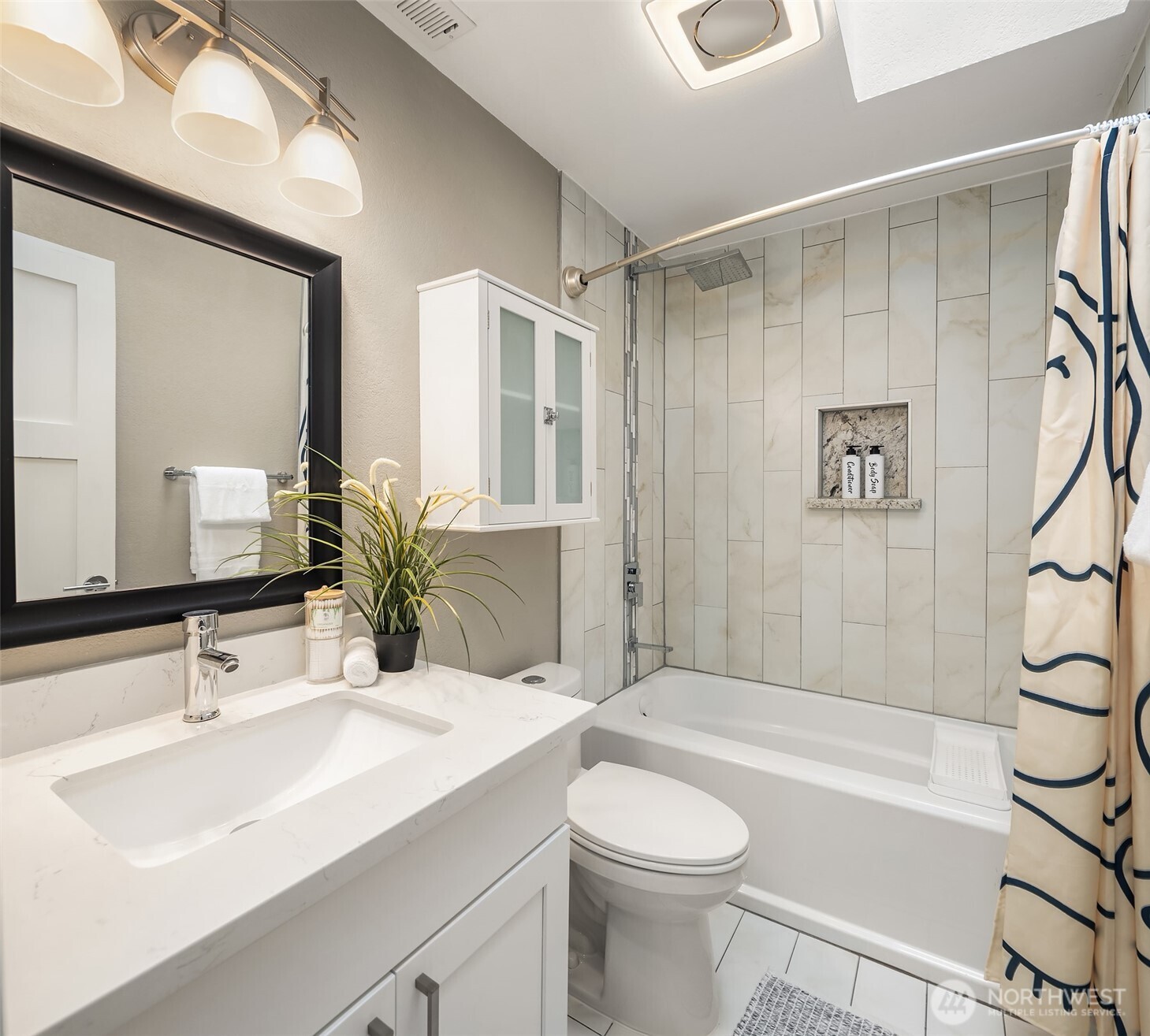 11519 12th Avenue NE Unit: F