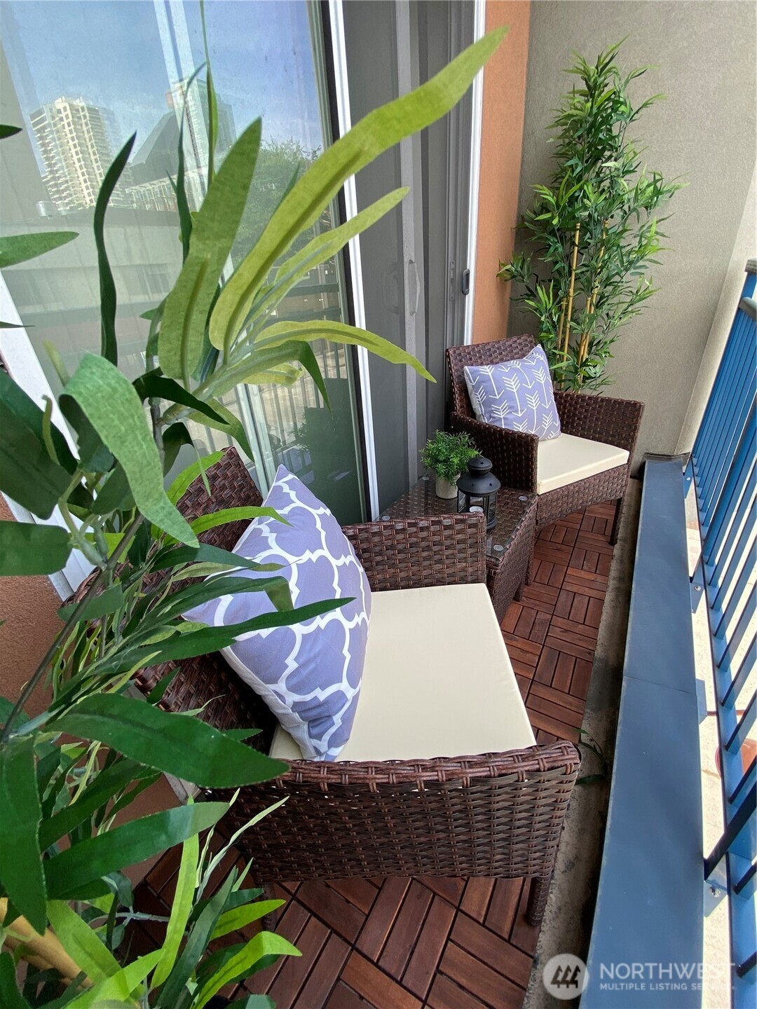 2414 1st Avenue Unit: 319