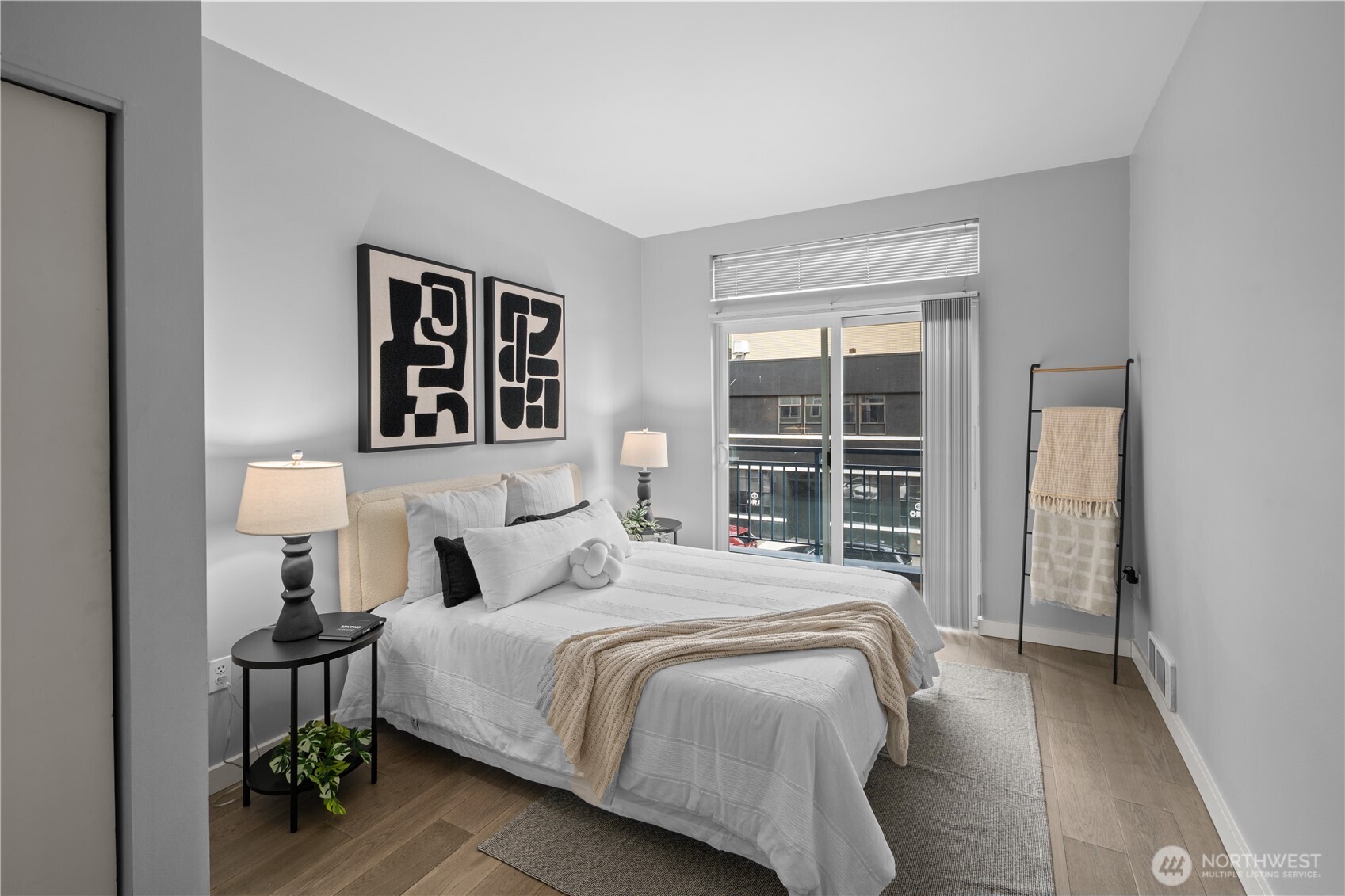 2414 1st Avenue Unit: 319
