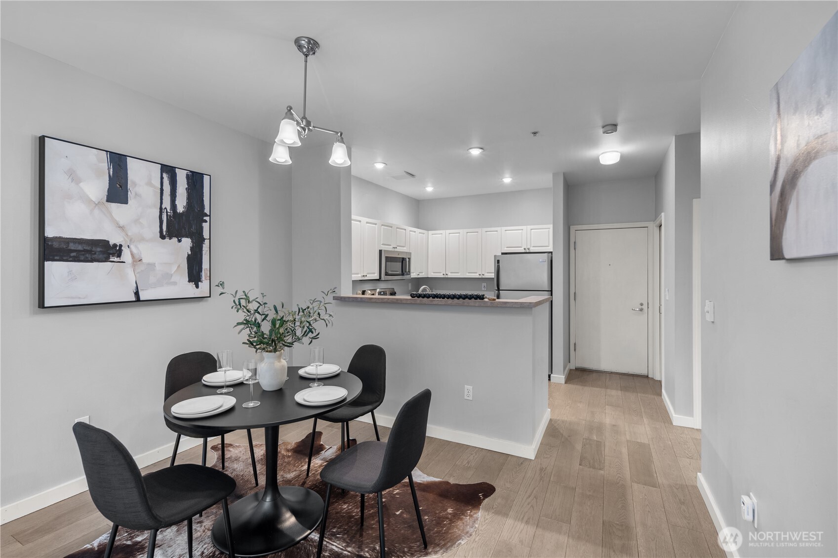2414 1st Avenue Unit: 319