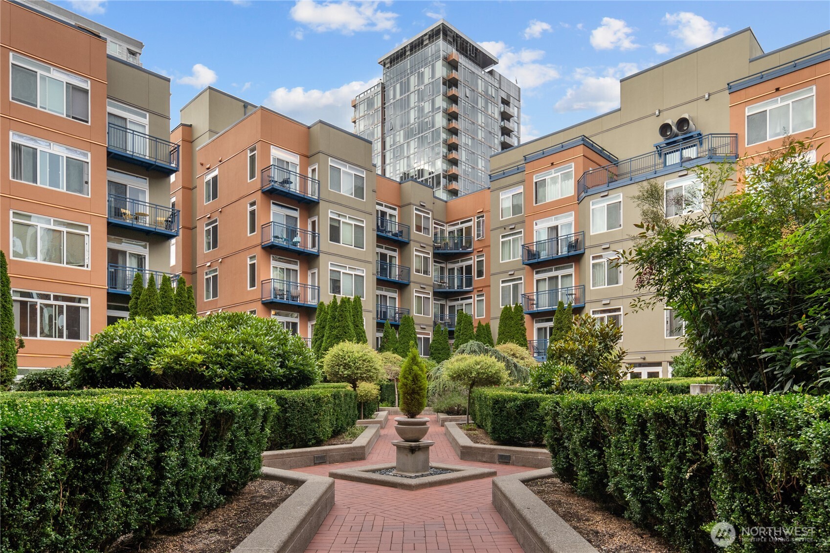 2414 1st Avenue Unit: 319