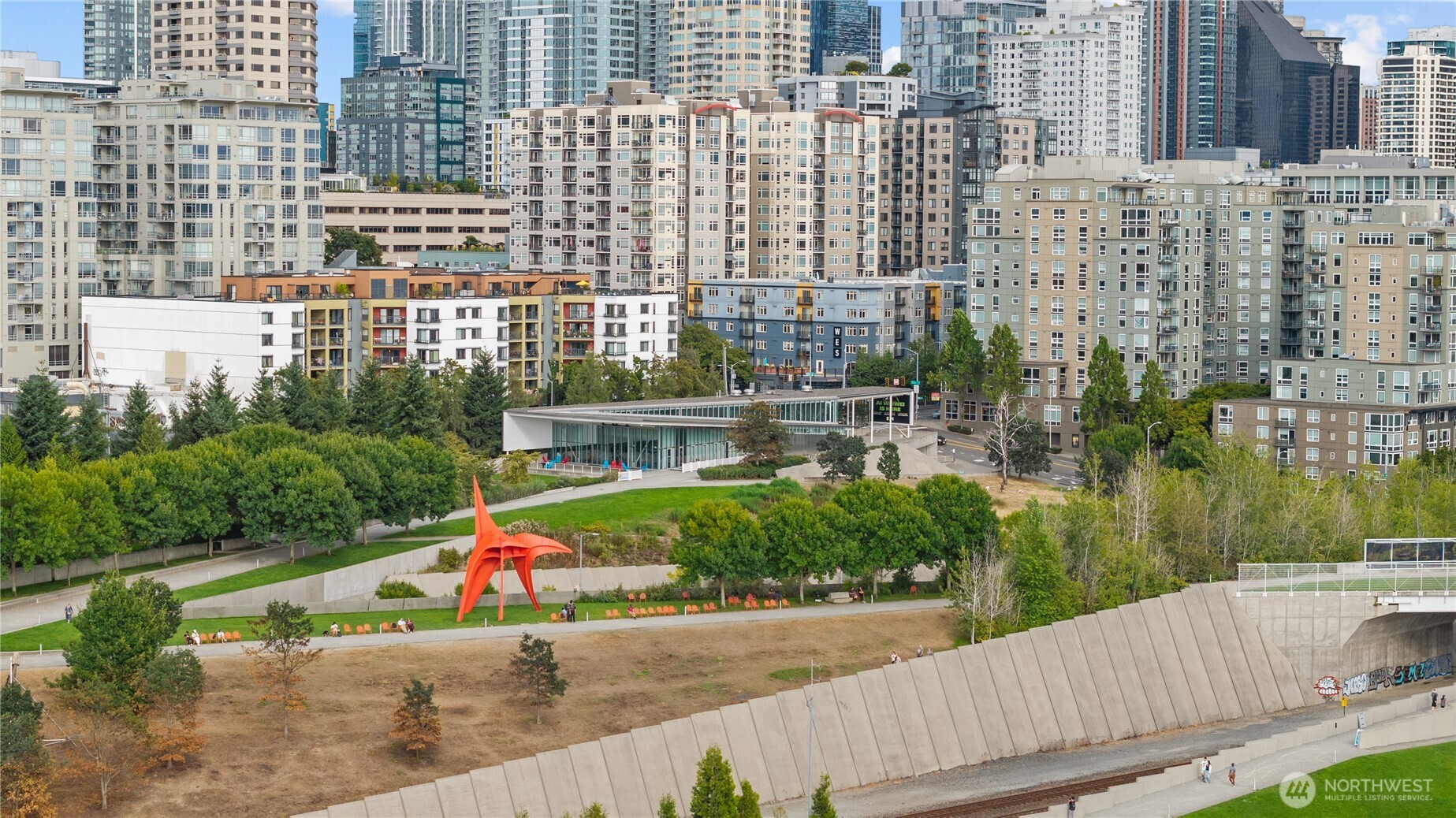2414 1st Avenue Unit: 319