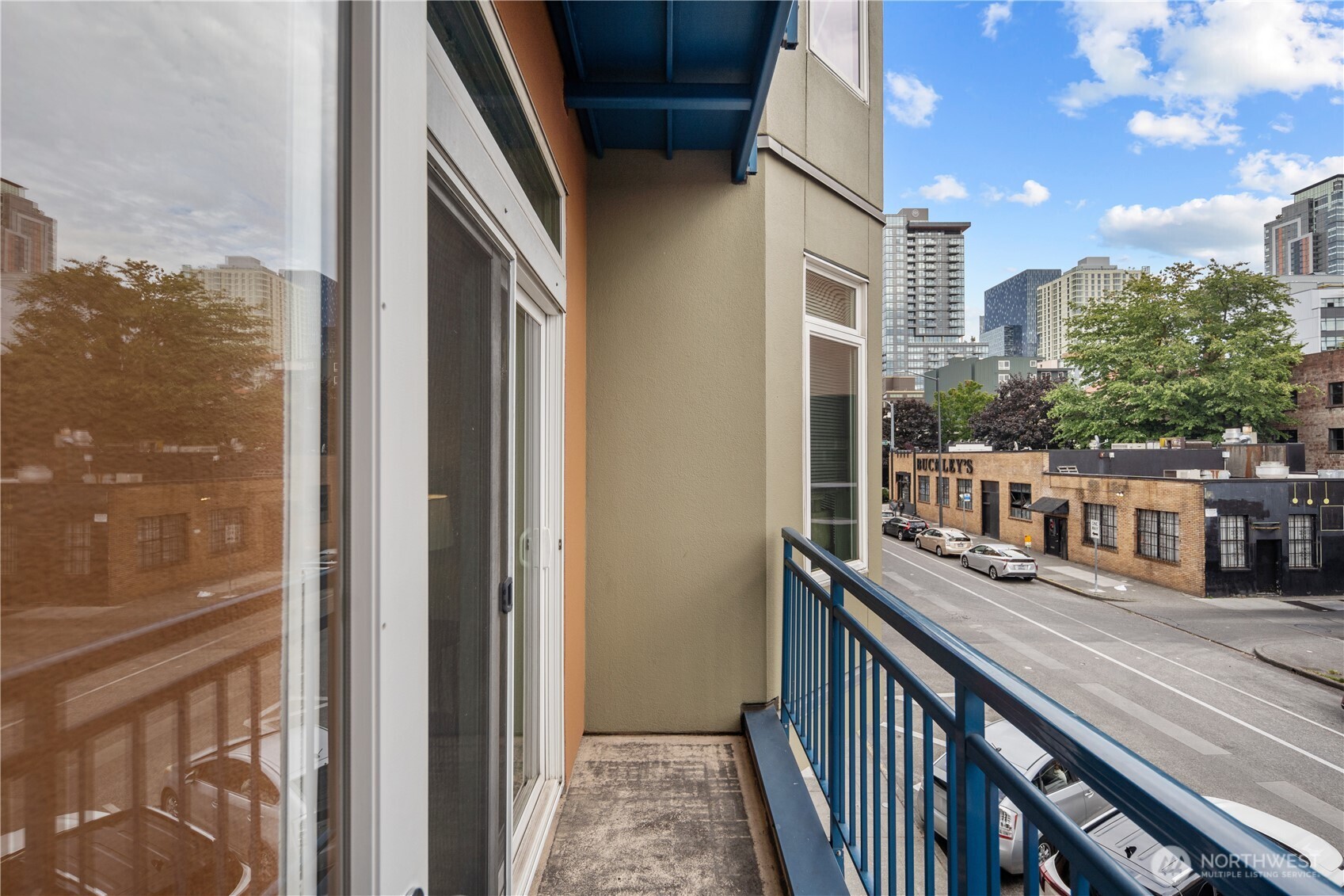 2414 1st Avenue Unit: 319
