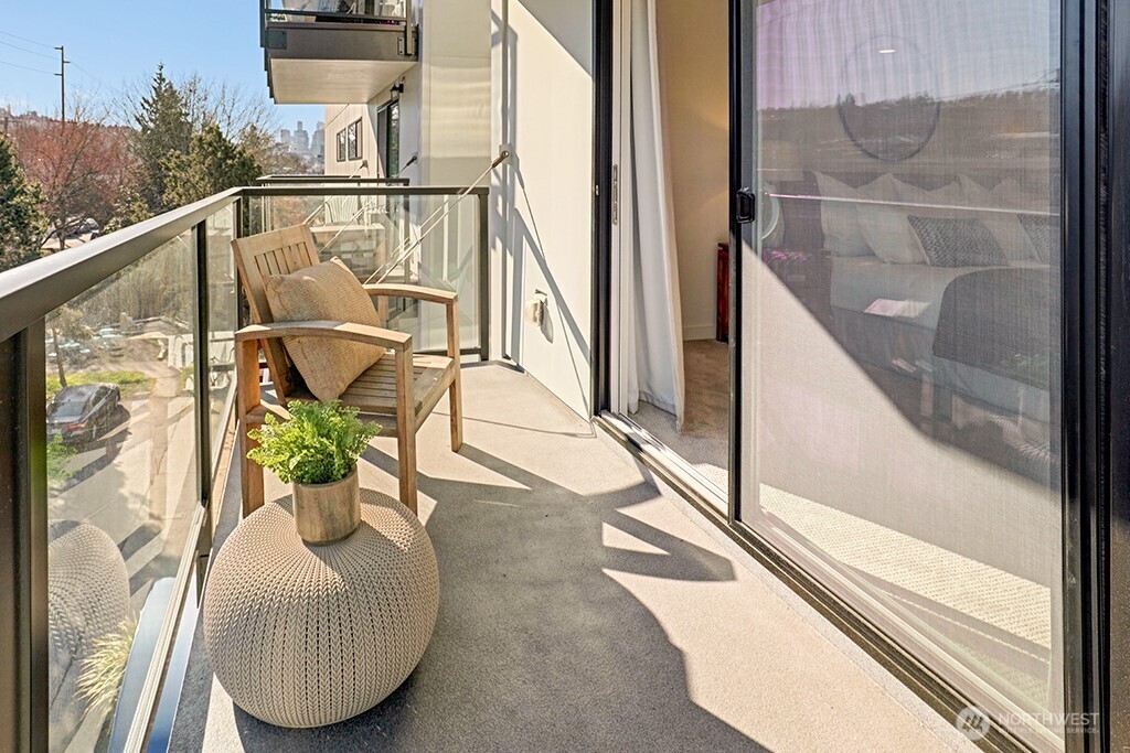 2301 Fairview Avenue E Unit: 301