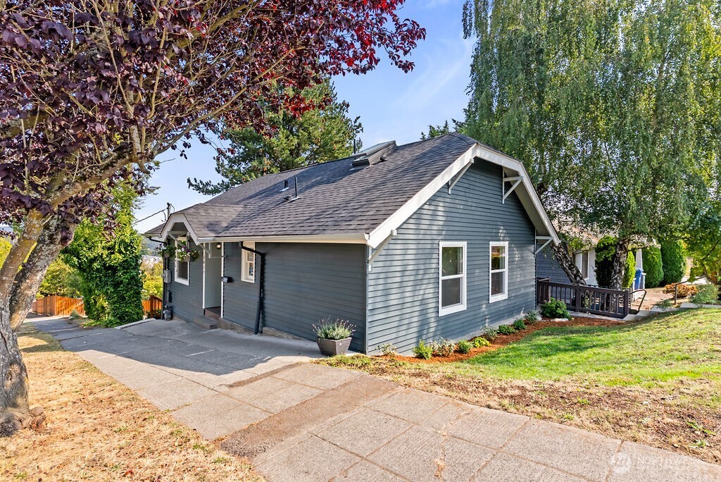 3817 SW Dakota Street