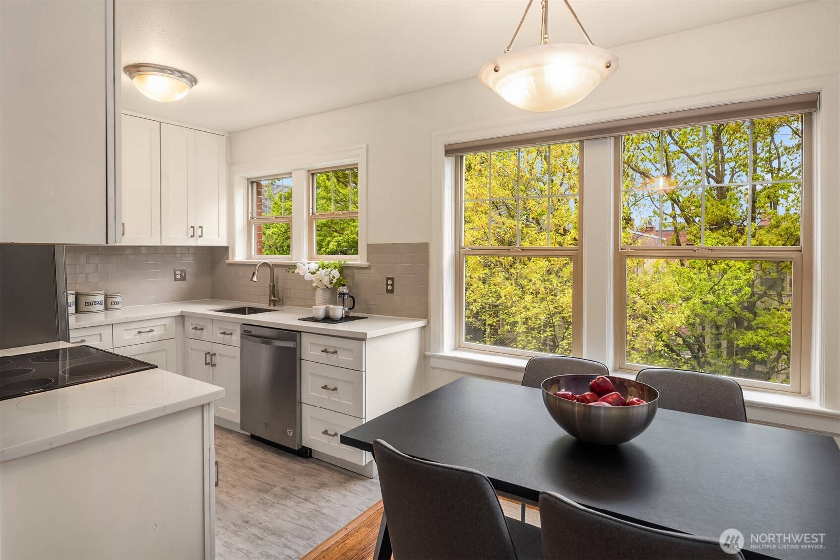 124 Warren Avenue N Unit: 302