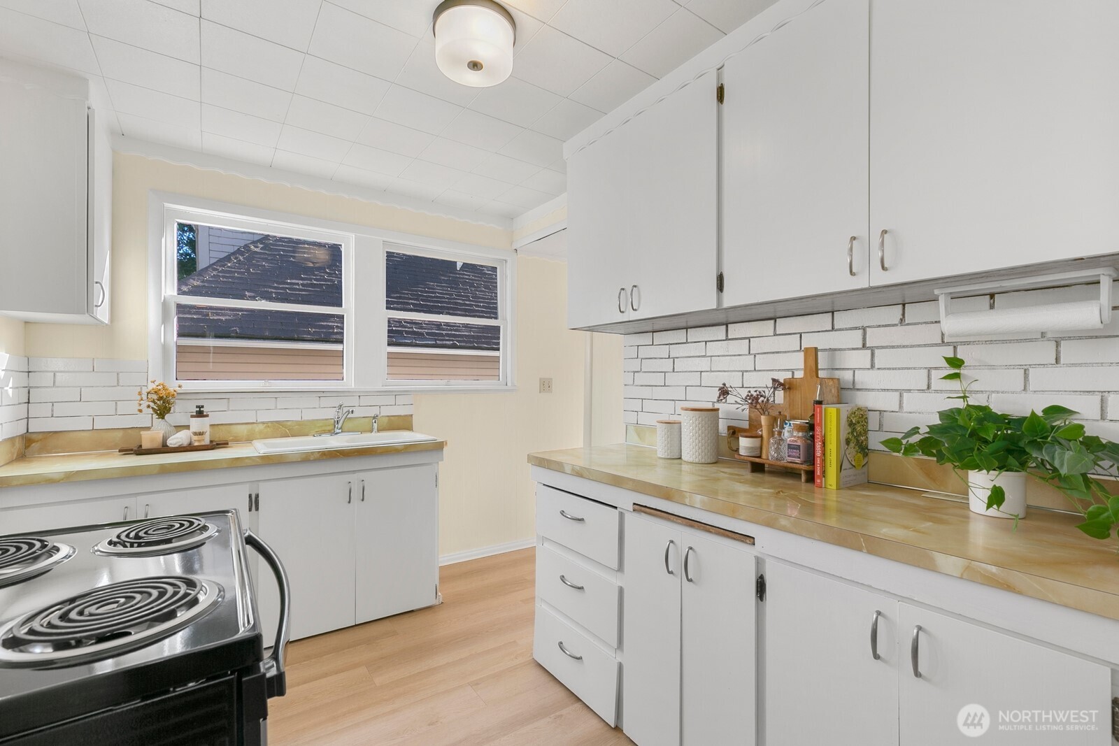 3418 Densmore Avenue N