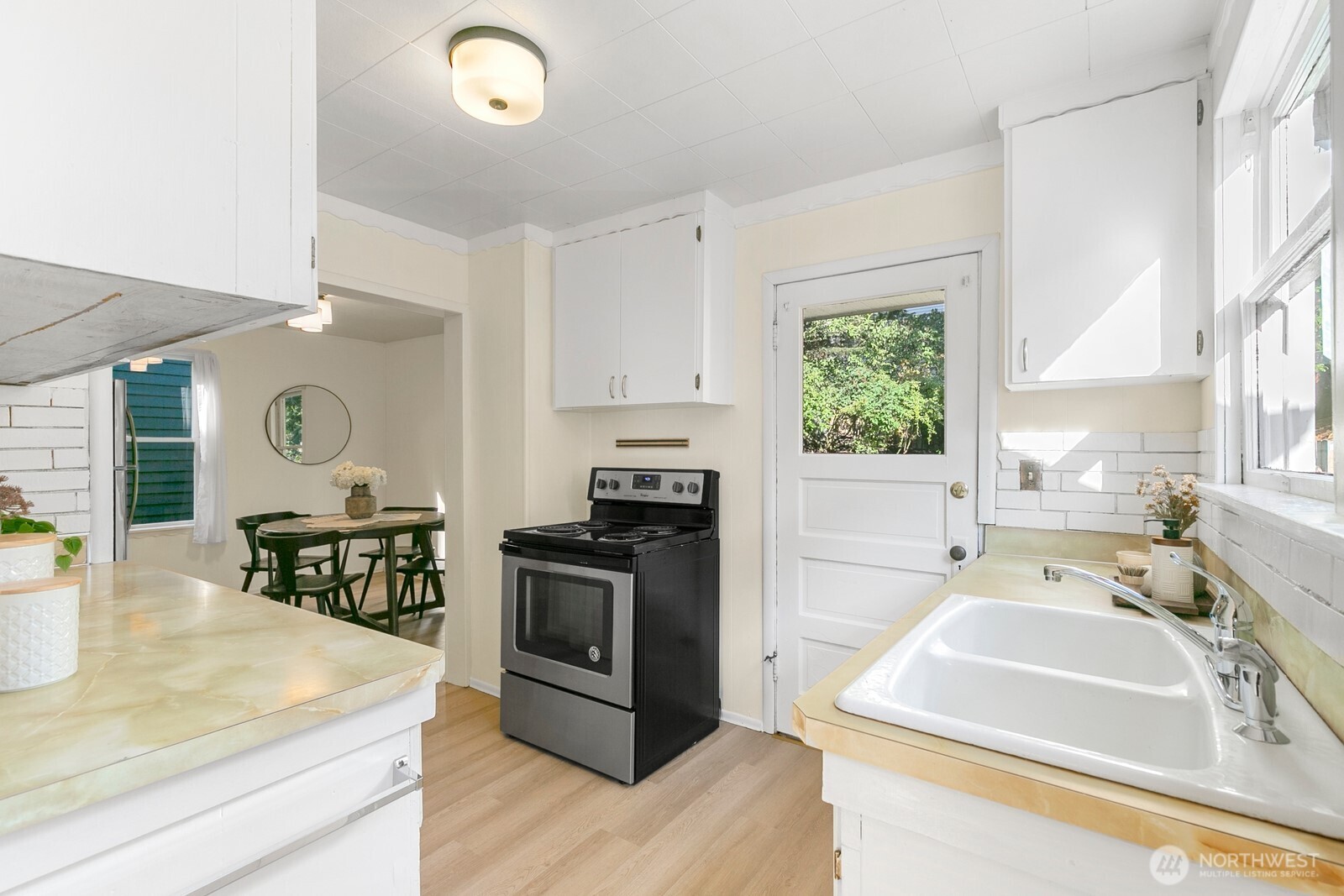 3418 Densmore Avenue N