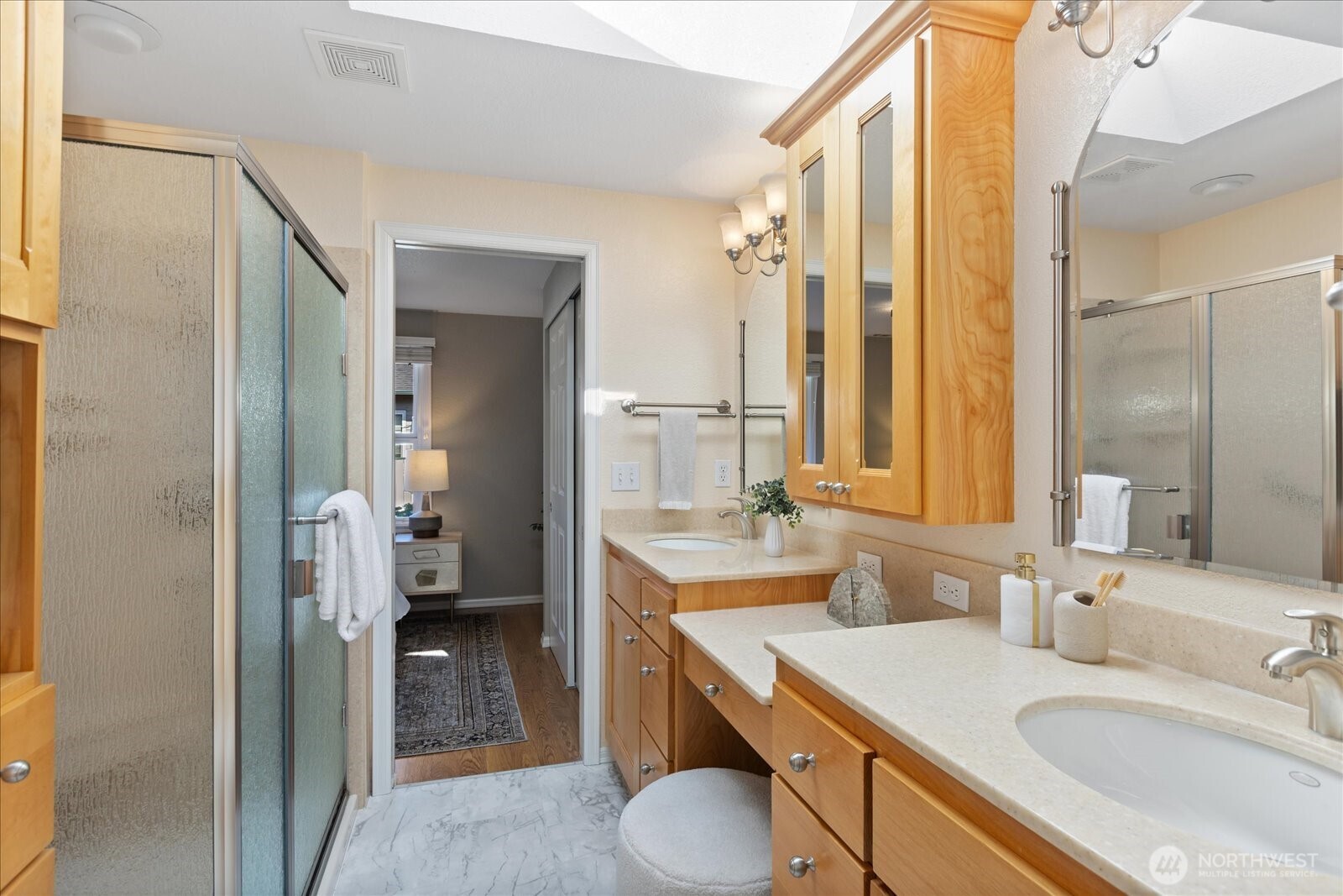 215 6th Avenue S