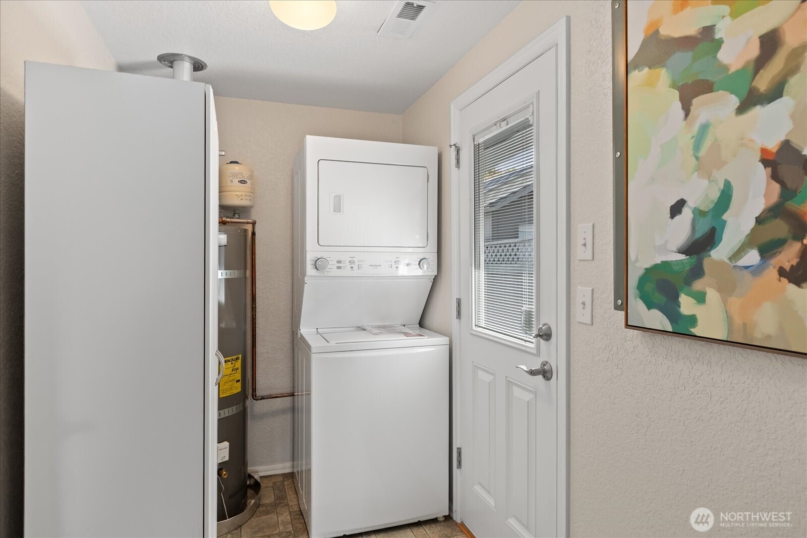 215 6th Avenue S