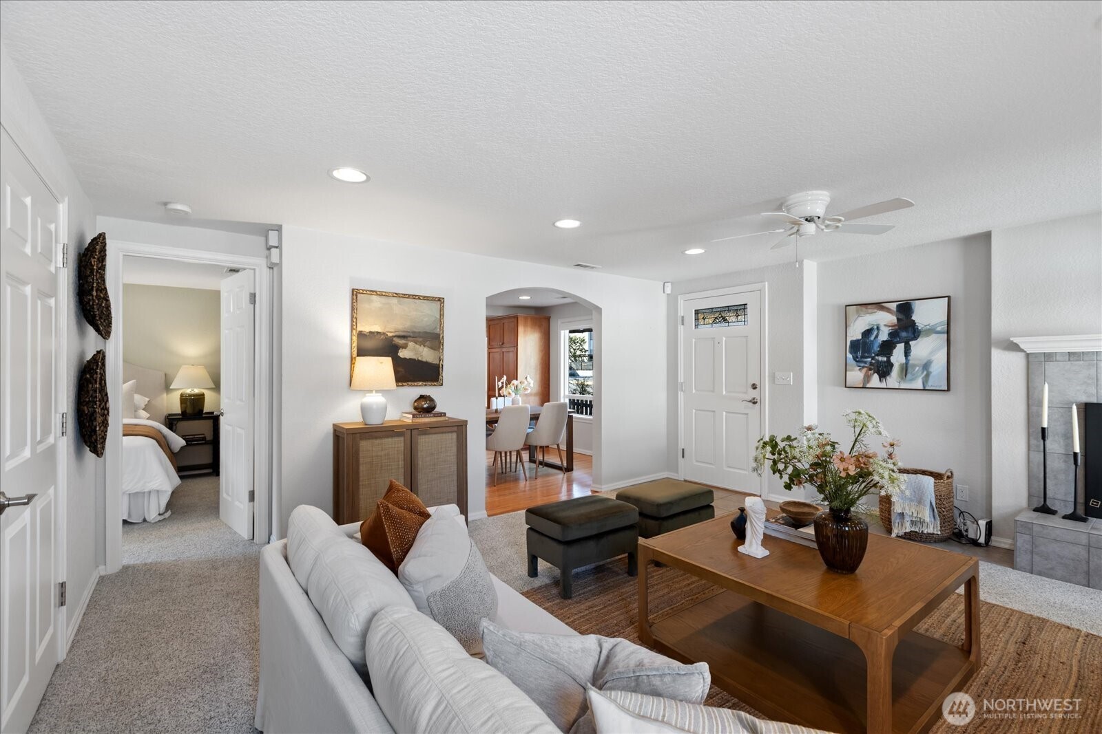 215 6th Avenue S