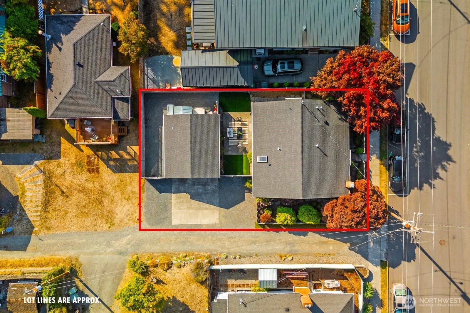 215 6th Avenue S