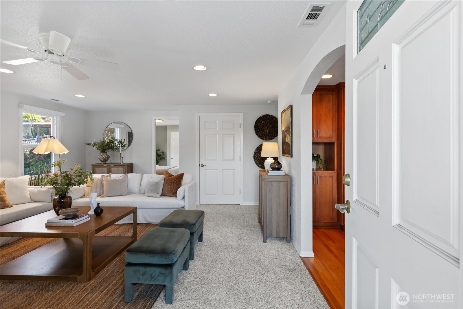 215 6th Avenue S