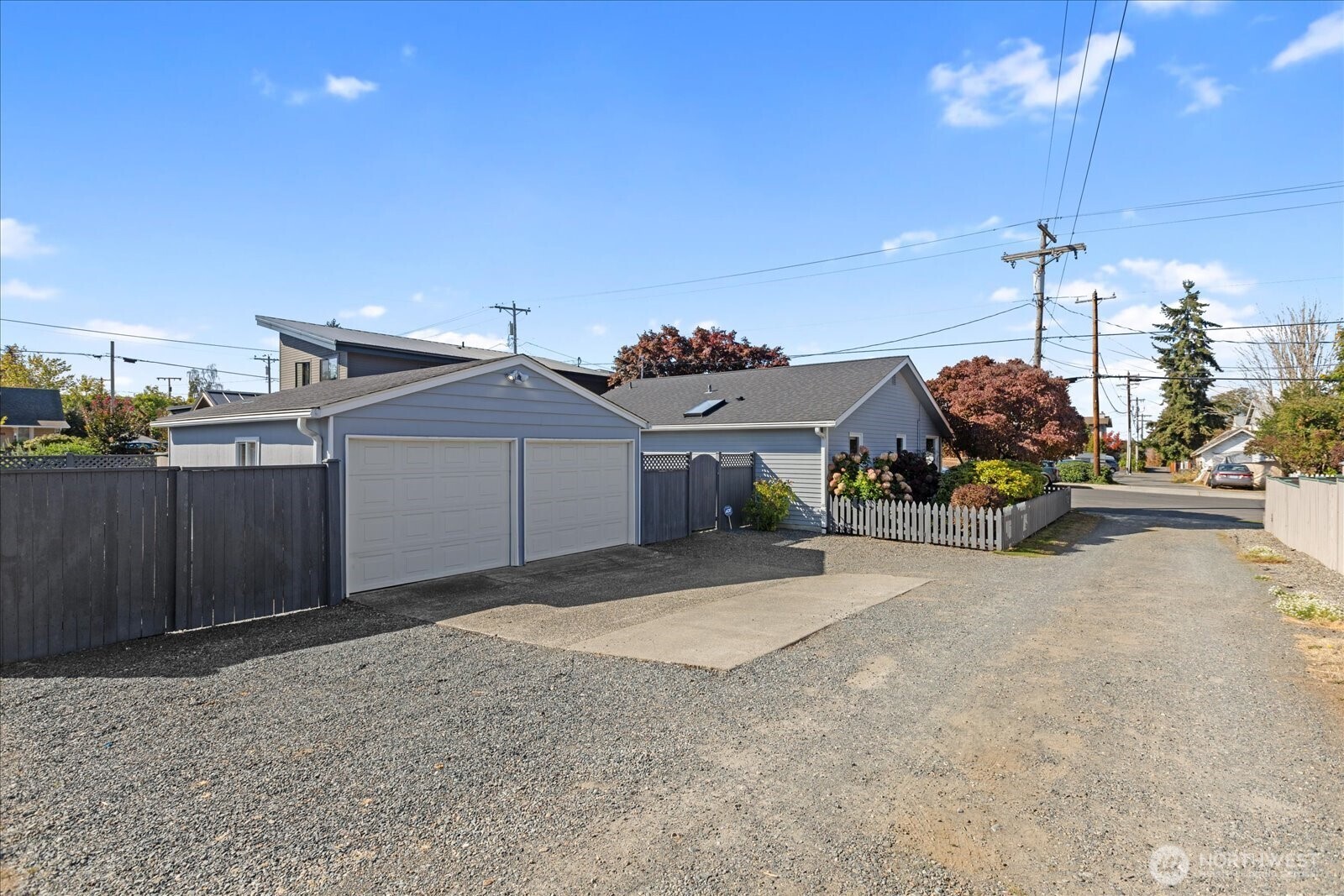 215 6th Avenue S