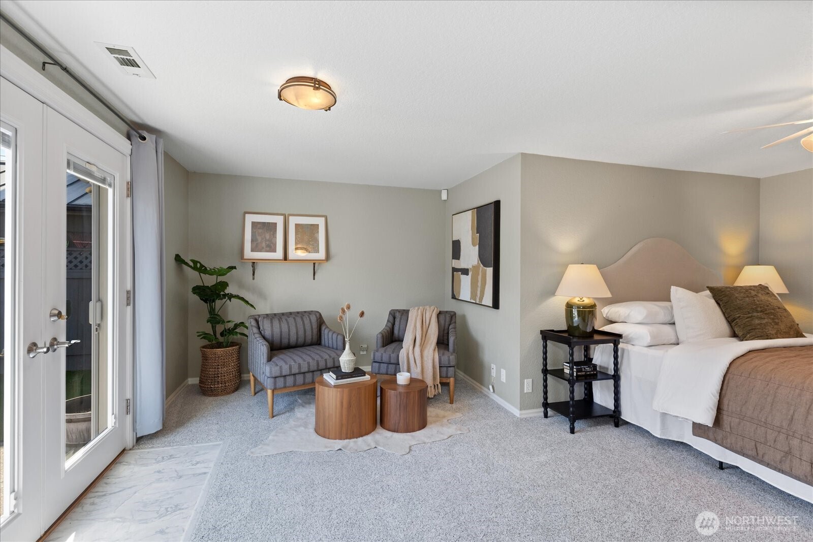 215 6th Avenue S