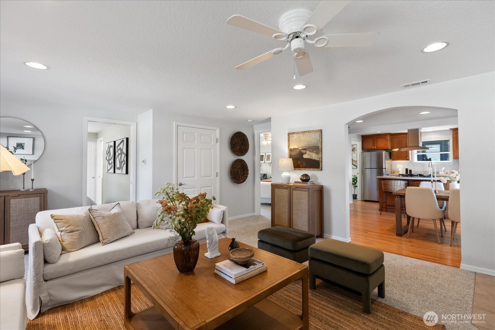 215 6th Avenue S