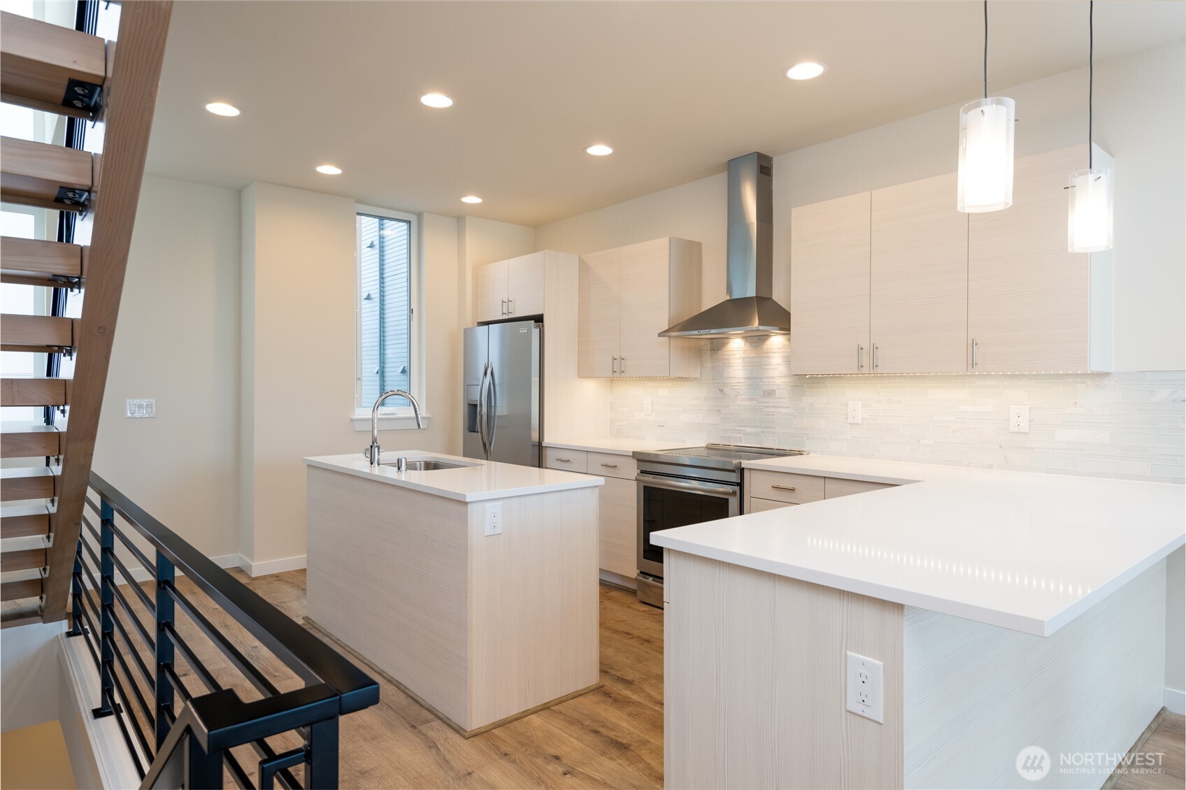 9237 B 16th Avenue SW