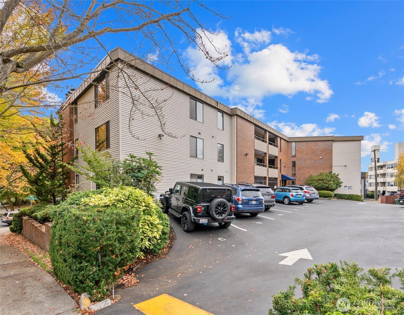 7850 E Green Lake Drive N Unit: 204