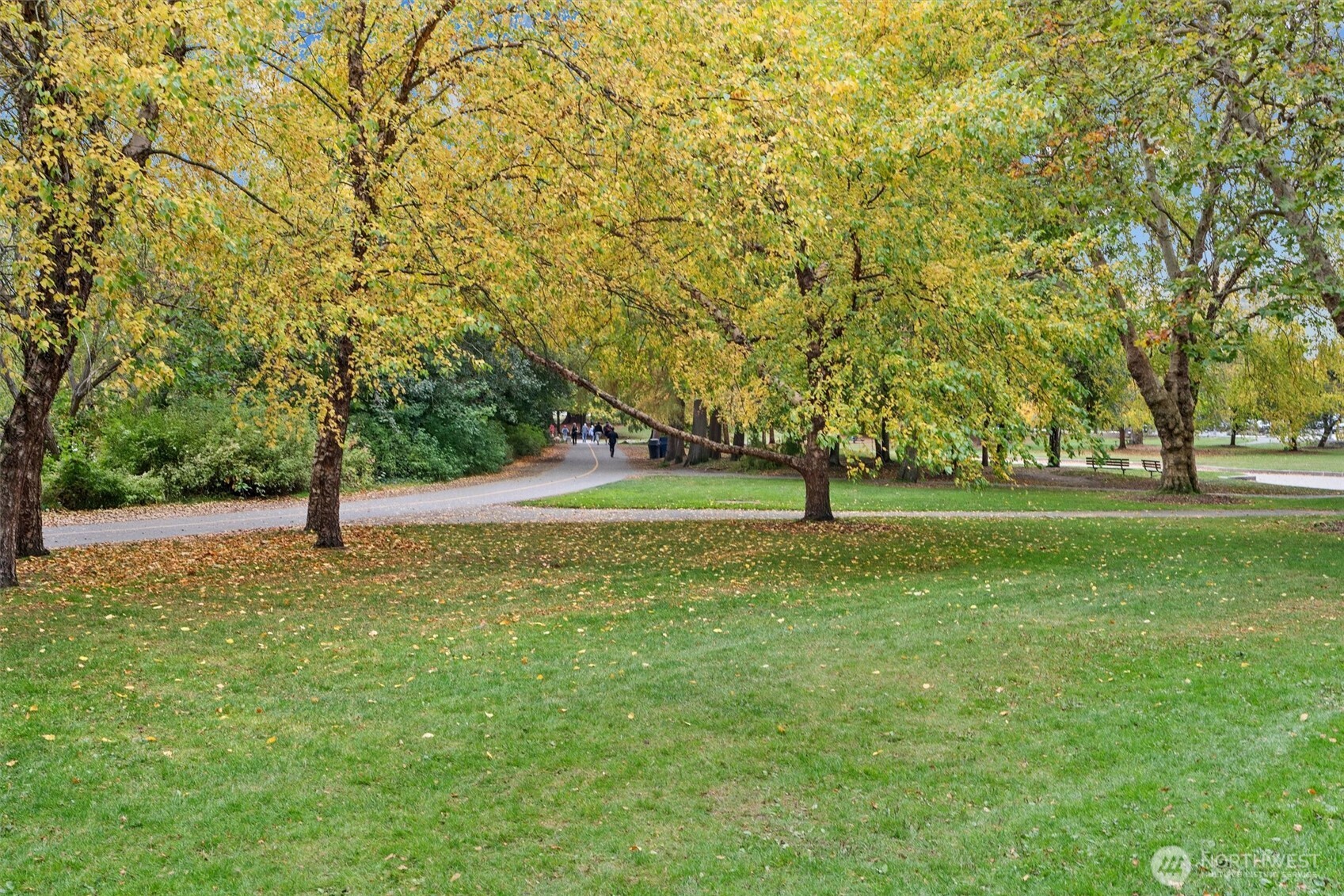 7850 E Green Lake Drive N Unit: 204