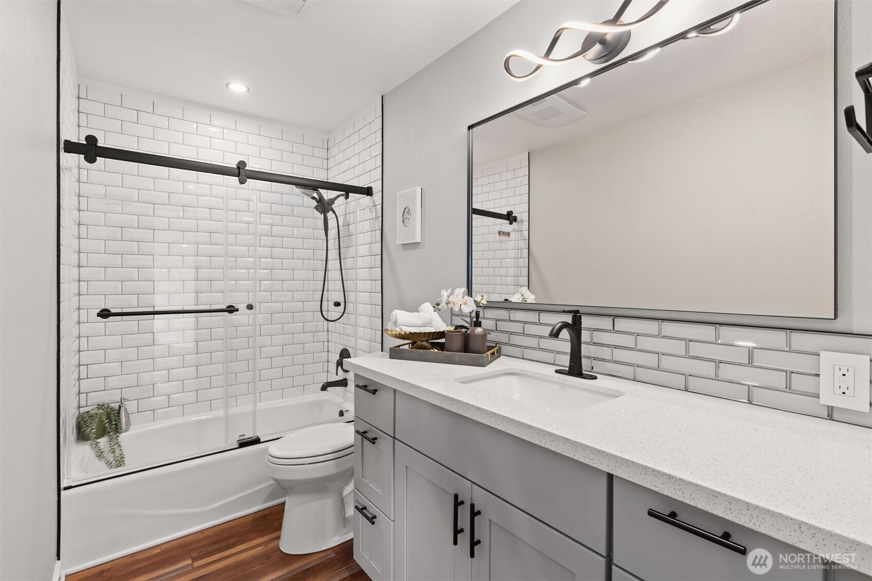 7850 E Green Lake Drive N Unit: 204