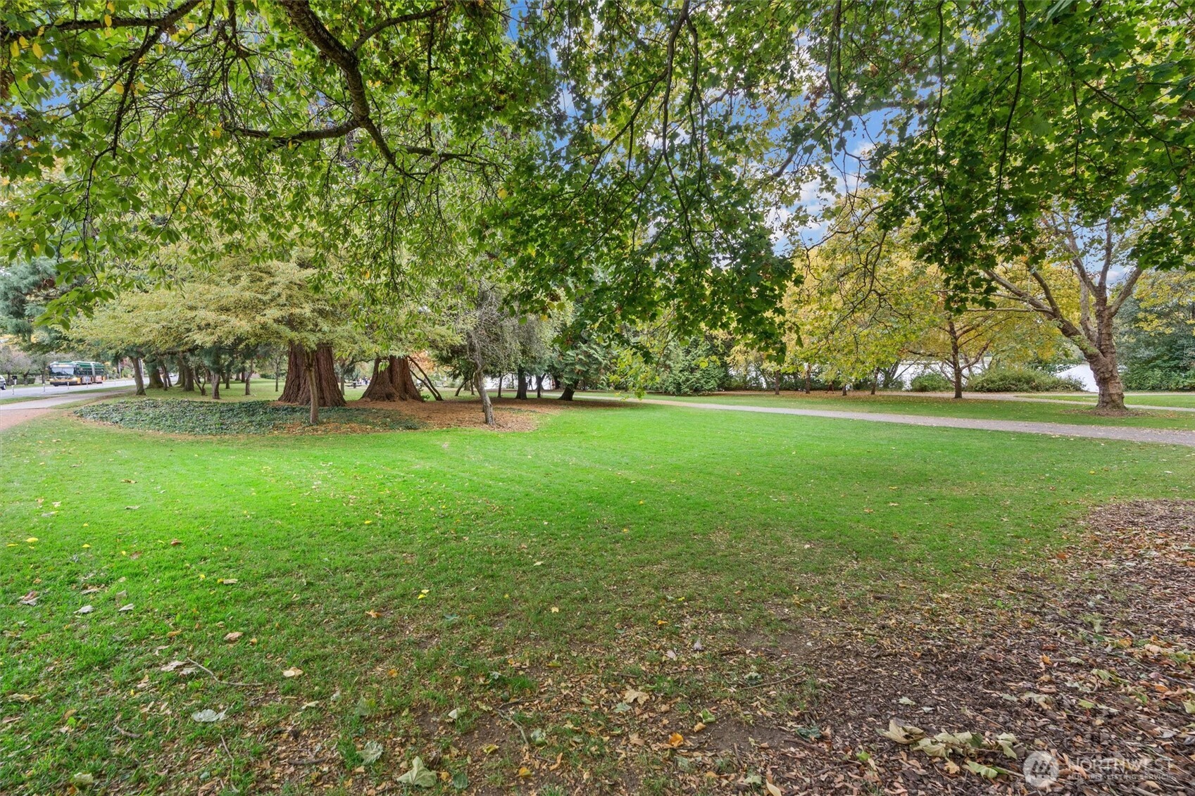 7850 E Green Lake Drive N Unit: 204