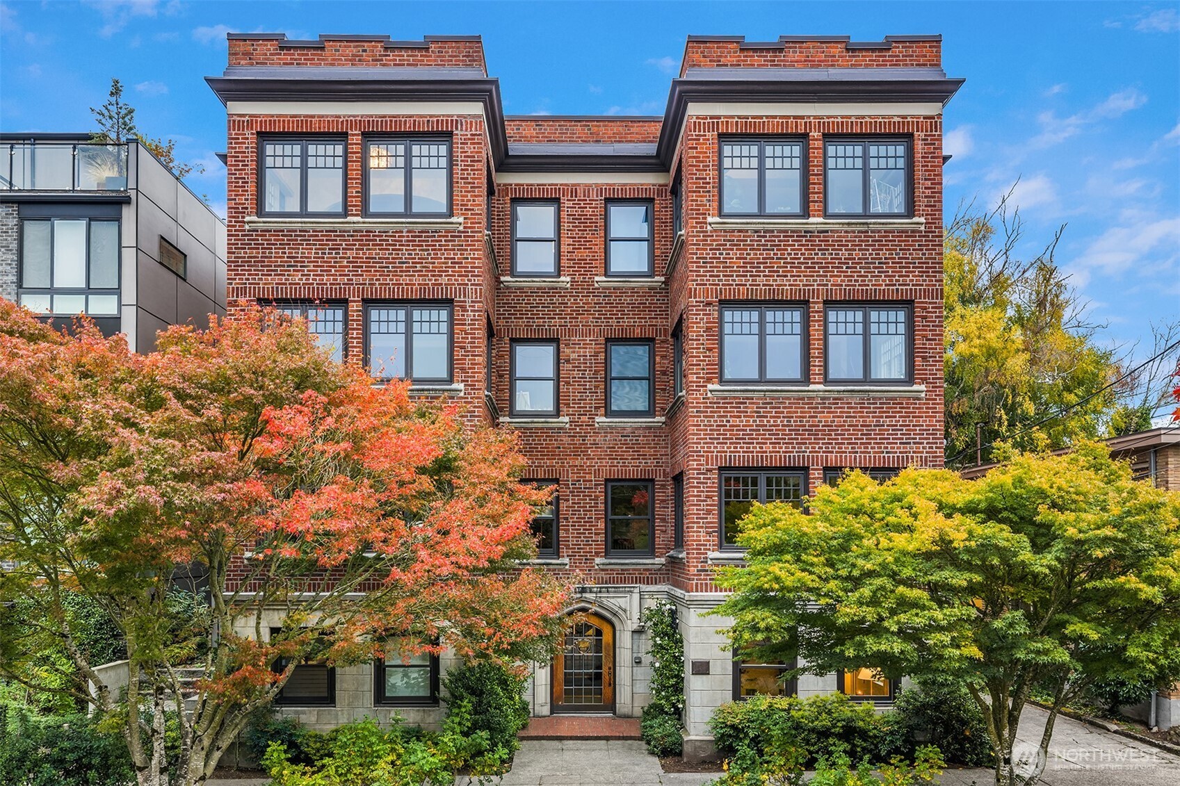 1112 Broadway E Unit: 102