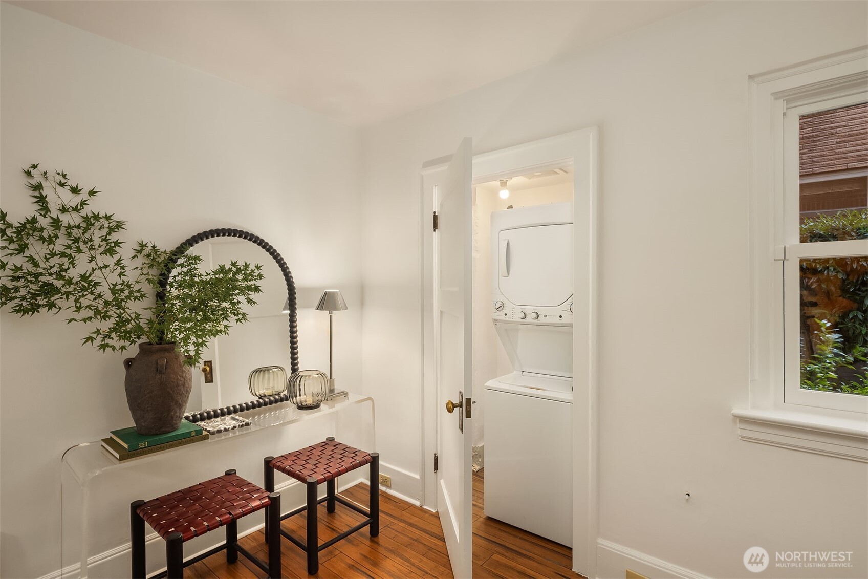 1112 Broadway E Unit: 102