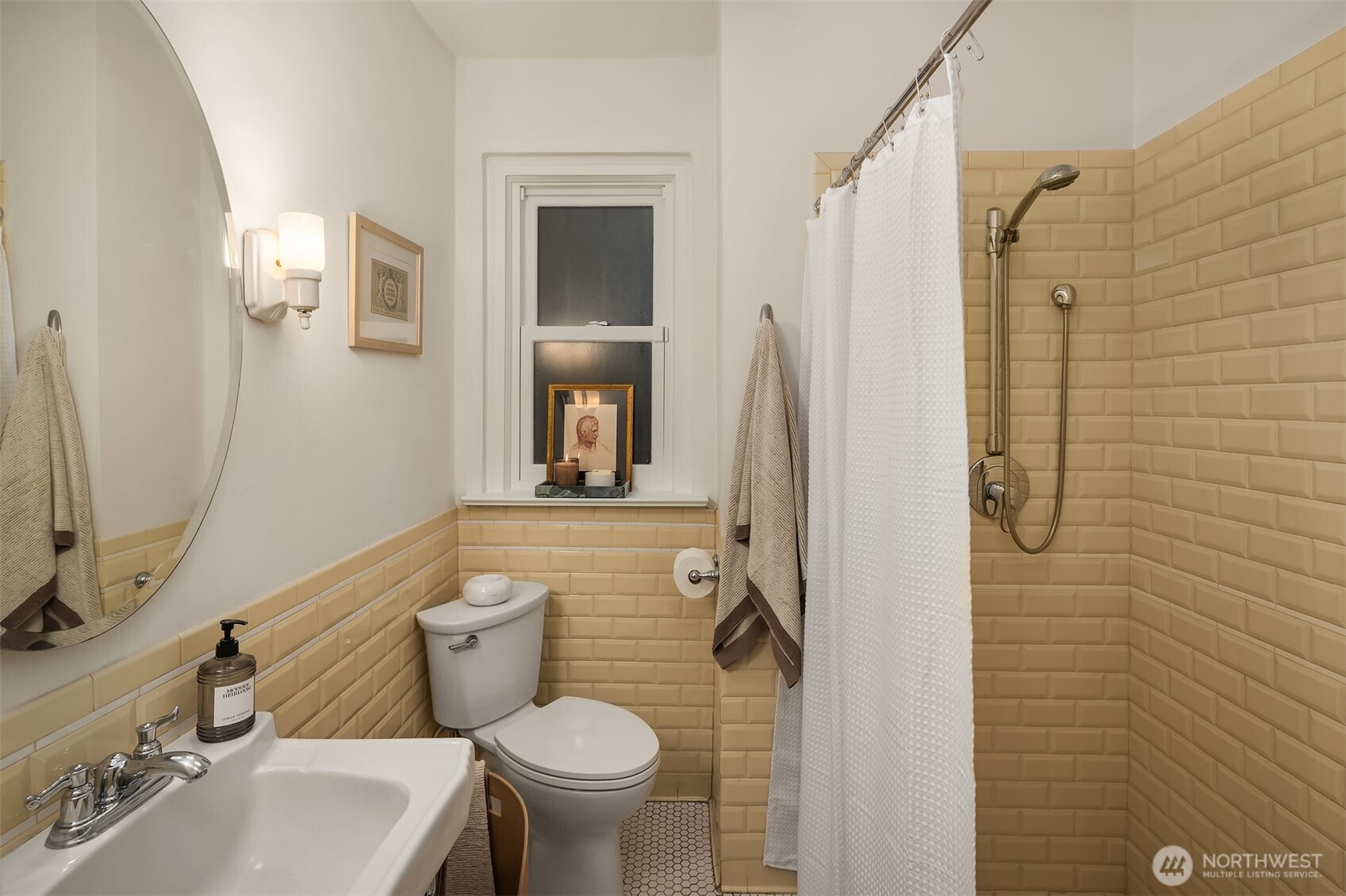 1112 Broadway E Unit: 102