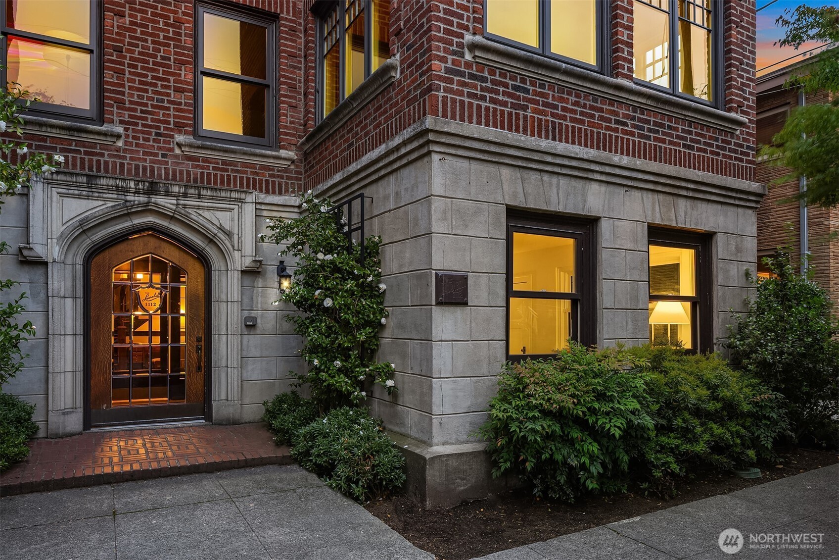 1112 Broadway E Unit: 102