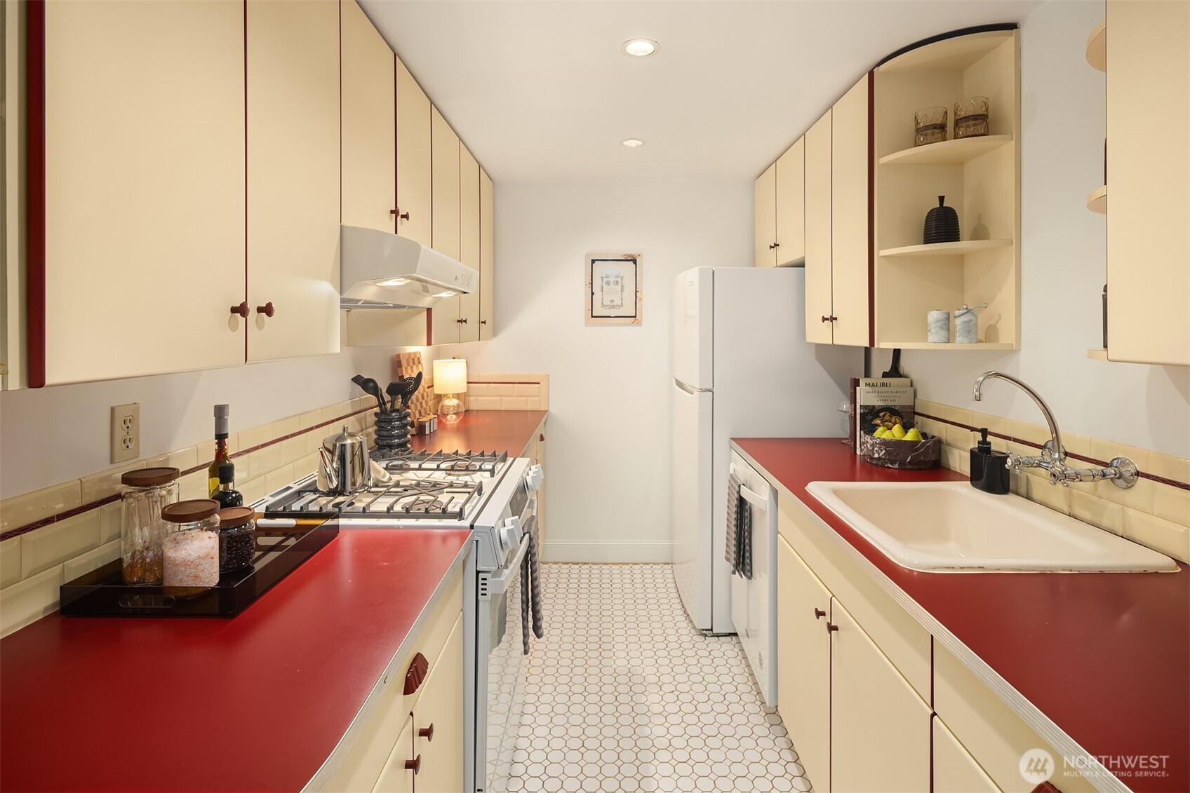 1112 Broadway E Unit: 102