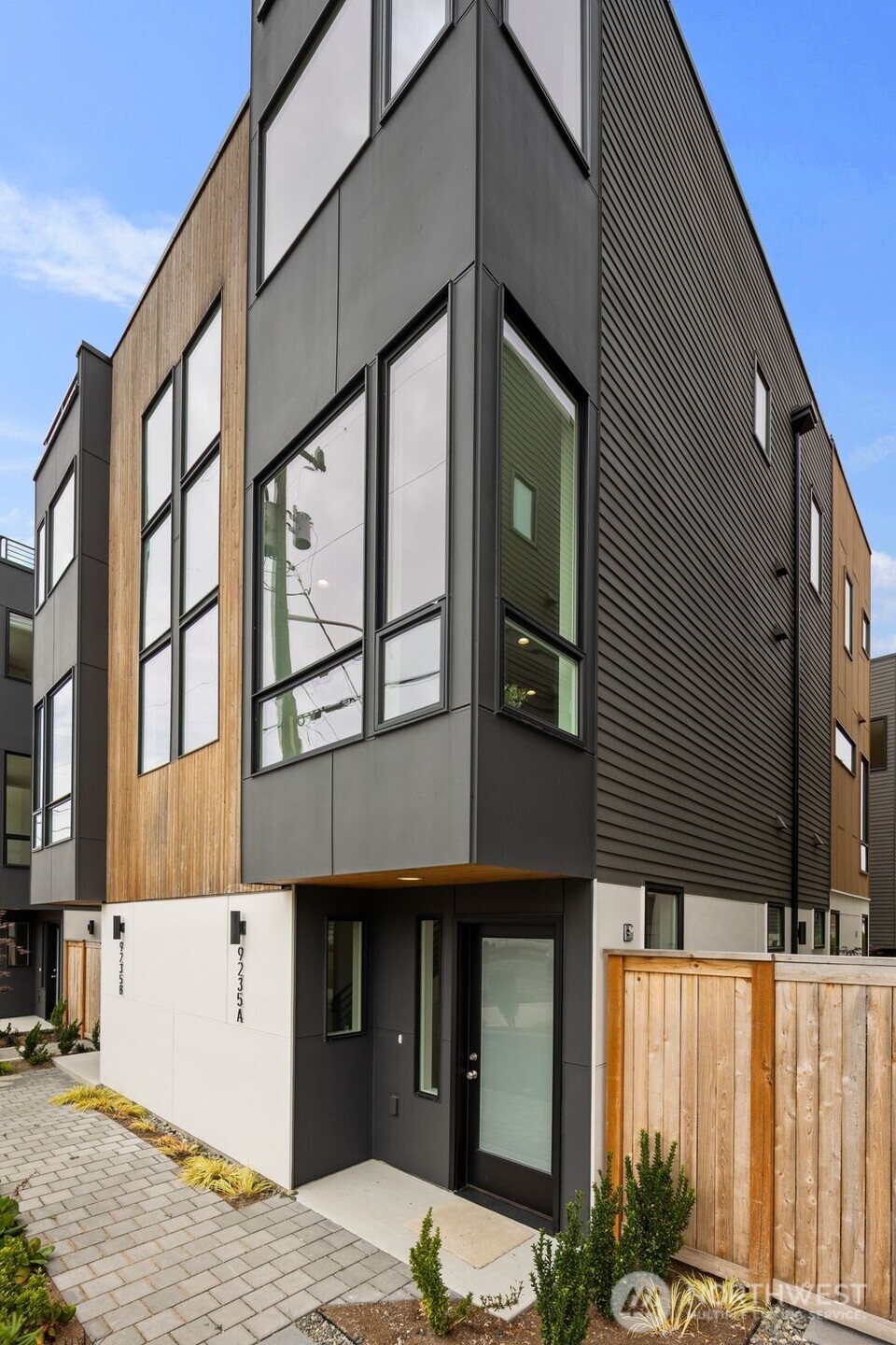 9235 A 16th Avenue SW